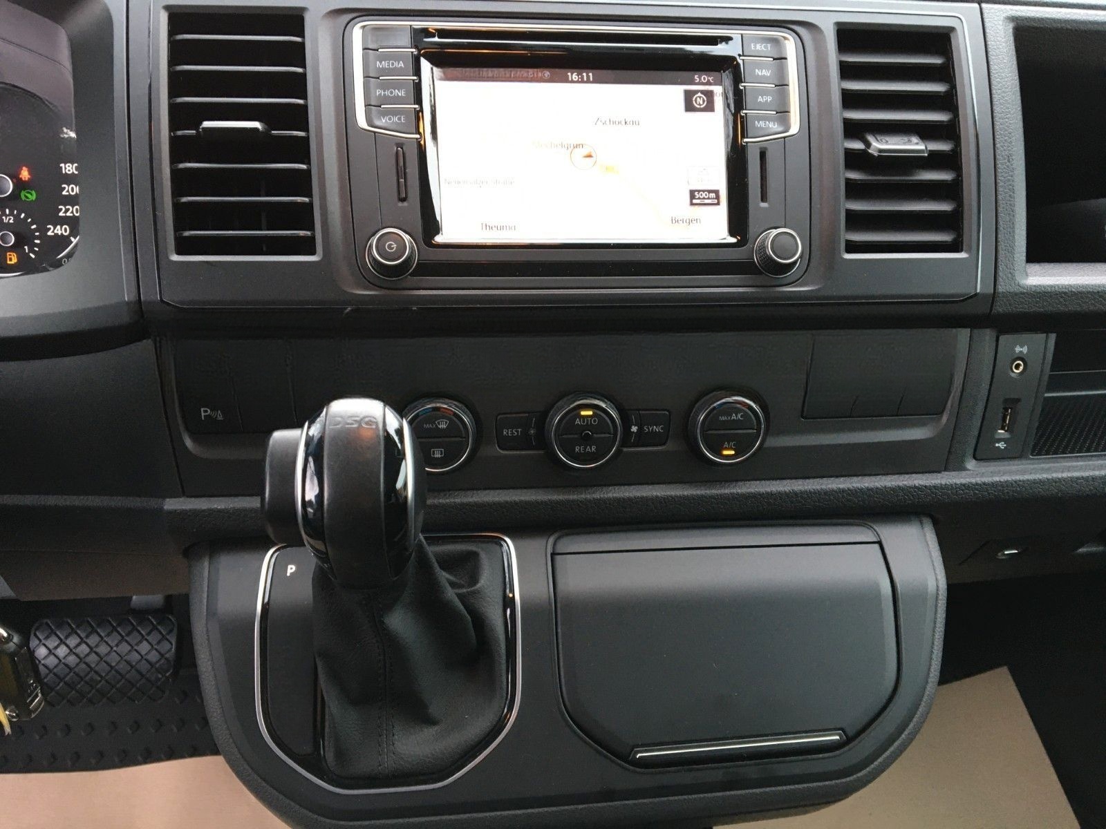 Volkswagen T6 Multivan 2.0 TDI DSG Trendline foto 15