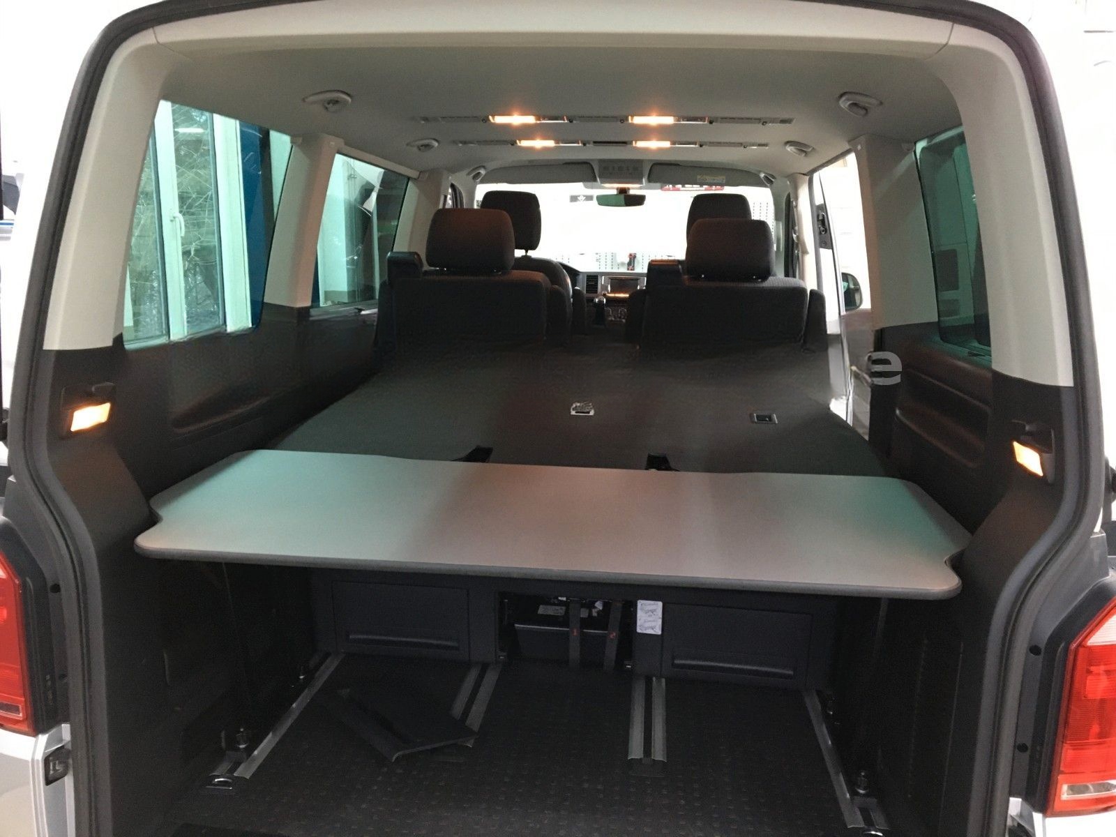 Volkswagen T6 Multivan 2.0 TDI DSG Trendline foto 17