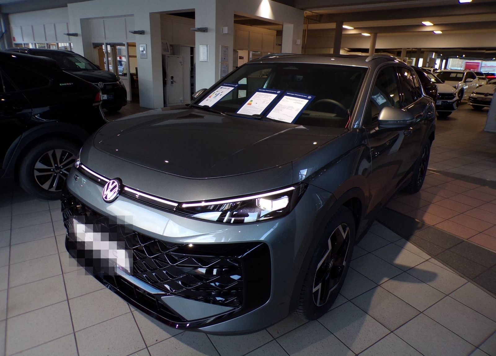 Volkswagen T-ROC 1.5 TSI DSG R-LINE / PANO+MATRIX+HEAD UP foto 2