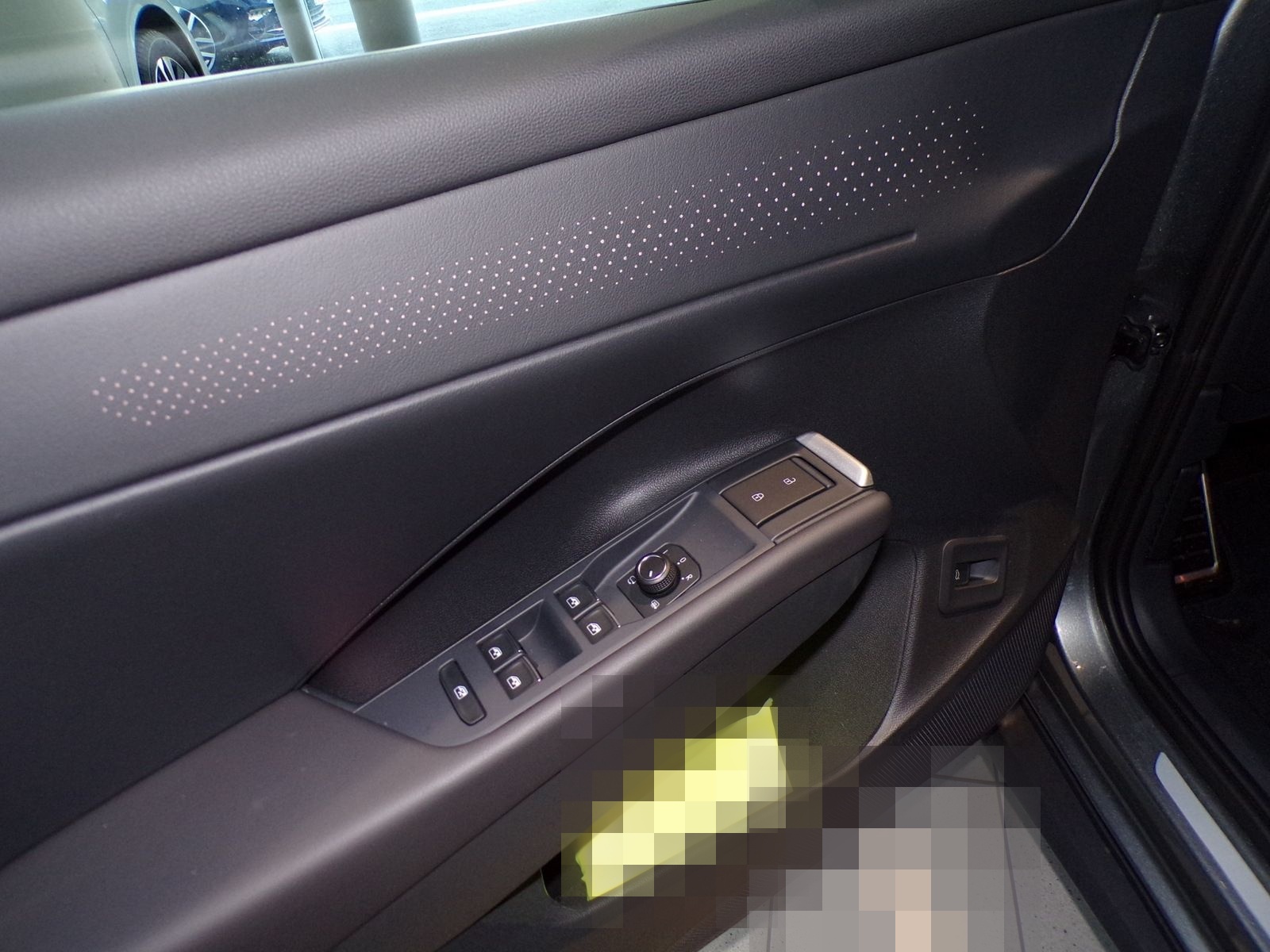 Volkswagen T-ROC 1.5 TSI DSG R-LINE / PANO+MATRIX+HEAD UP foto 10