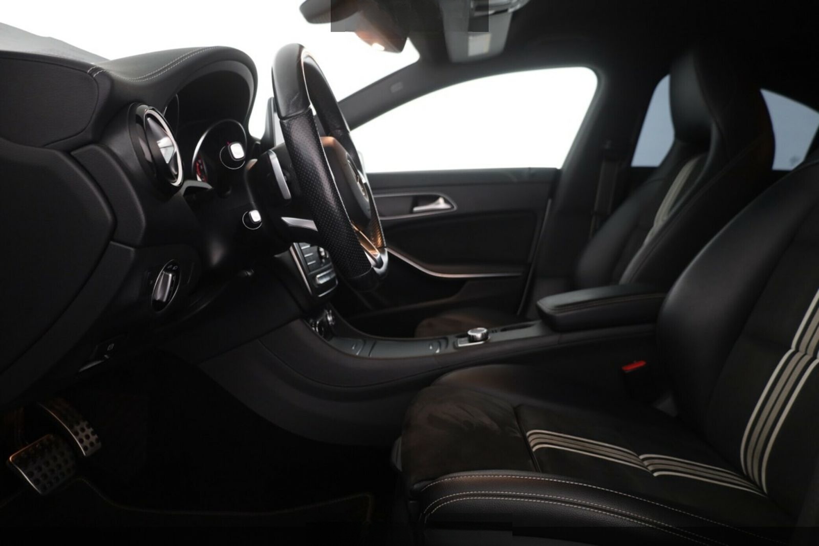 Mercedes-Benz CLA 200 AMG-Line #LED#CAM#GRA#18Zoll#Navi foto 12