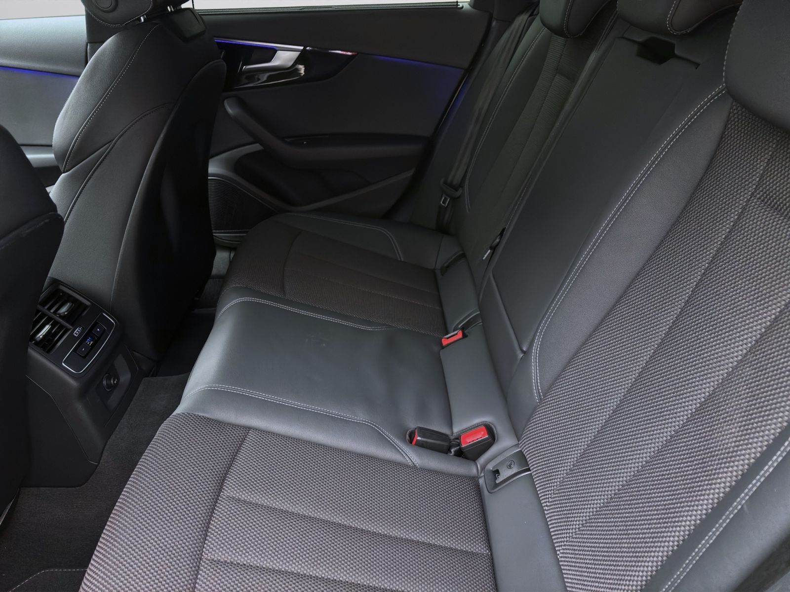 Audi A4 Avant 35 TDI ADVANCED MATRIX KAMERA B&O VIRTU foto 15