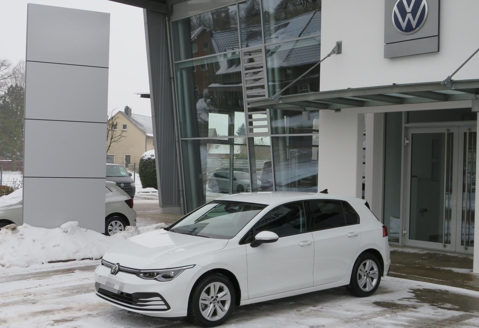 Volkswagen Golf VIII 1.5 TSI Life Navi Ganzjahr LED Parkh. foto 2