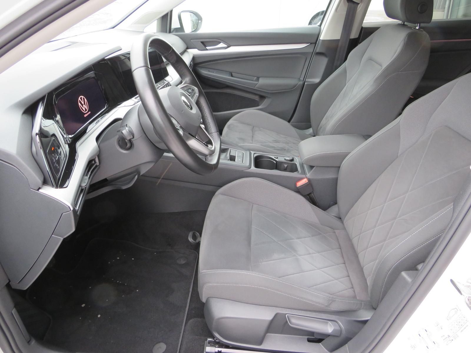 Volkswagen Golf VIII 1.5 TSI Life Navi Ganzjahr LED Parkh. foto 11
