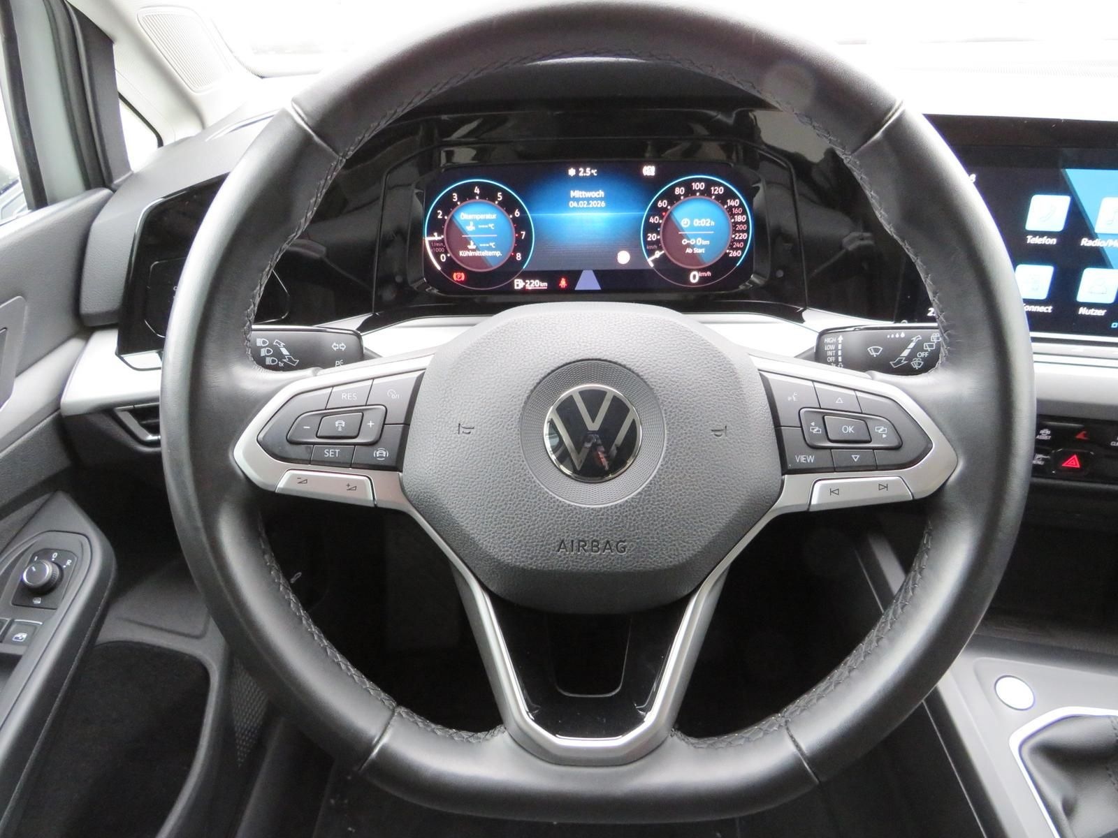 Volkswagen Golf VIII 1.5 TSI Life Navi Ganzjahr LED Parkh. foto 15