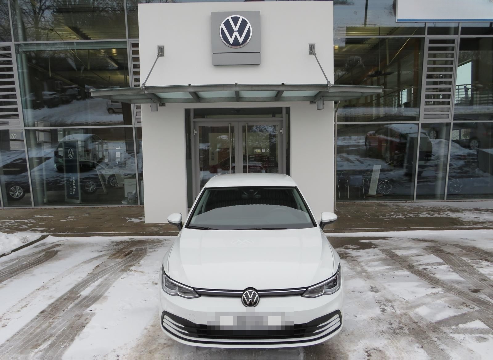 Volkswagen Golf VIII 1.5 TSI Life Navi Ganzjahr LED Parkh. foto 3