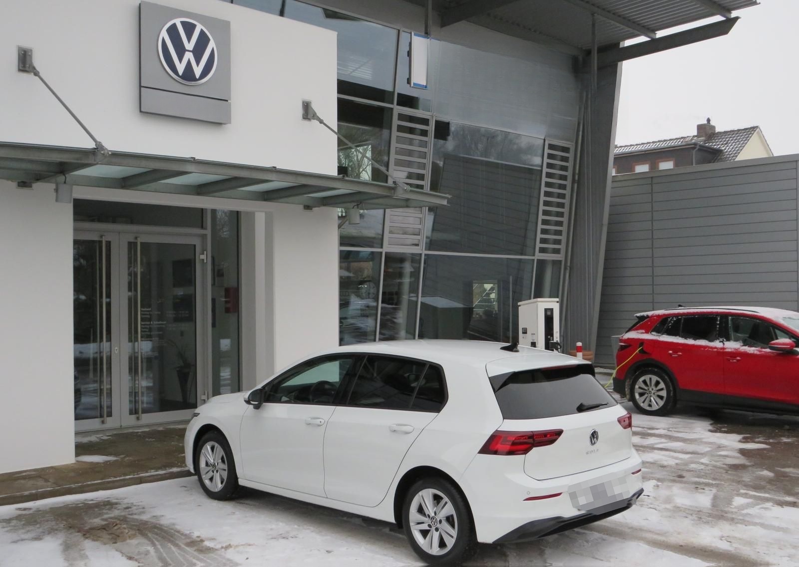 Volkswagen Golf VIII 1.5 TSI Life Navi Ganzjahr LED Parkh. foto 8