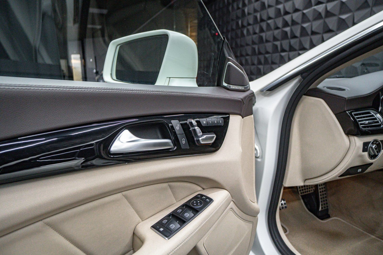 Mercedes-Benz CLS 63 AMG 4Matic *MAGNO* PERFORMANCE* foto 24