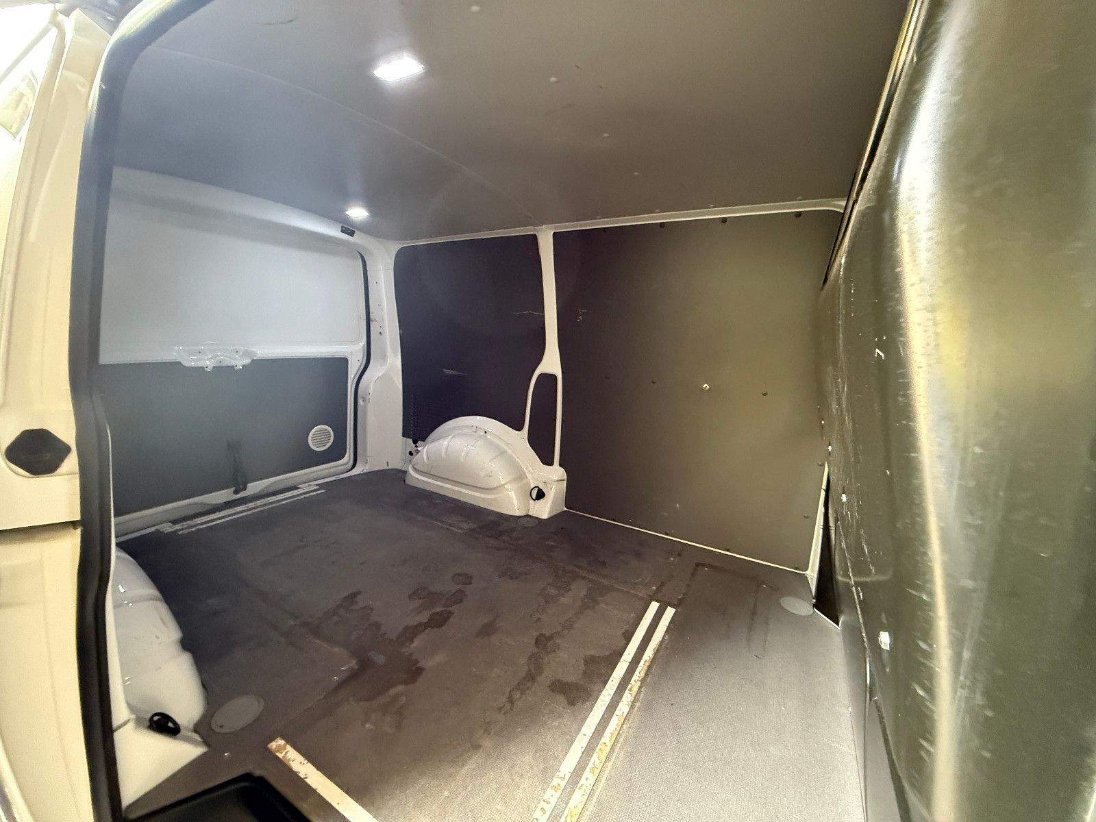 Volkswagen T6.1 Transporter Kasten FWD + Navi + Klima + 1. foto 19