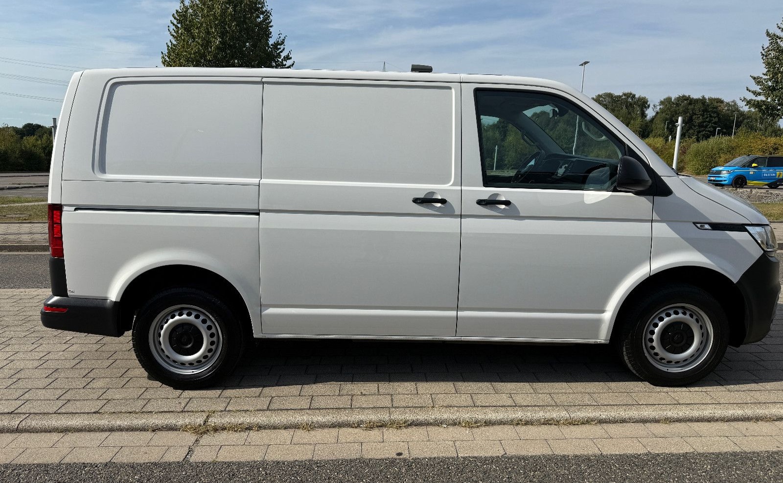 Volkswagen T6.1 Transporter Kasten FWD + Navi + Klima + 1. foto 3