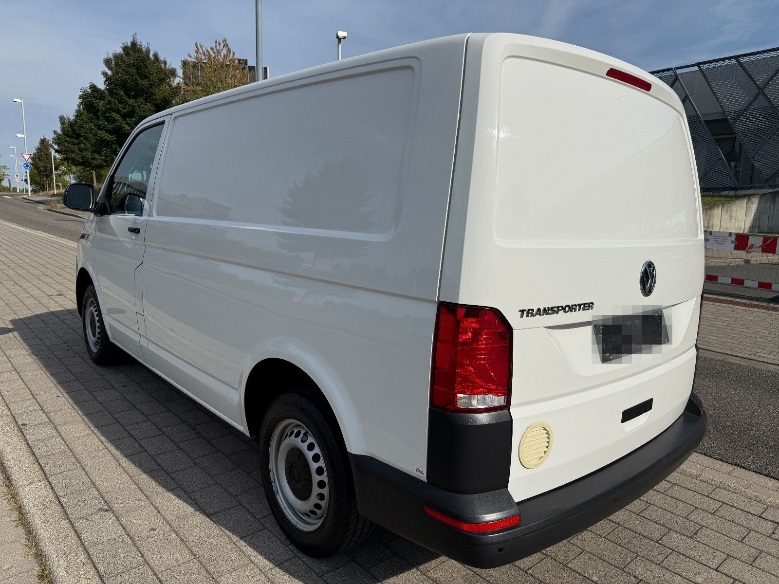 Volkswagen T6.1 Transporter Kasten FWD + Navi + Klima + 1. foto 6