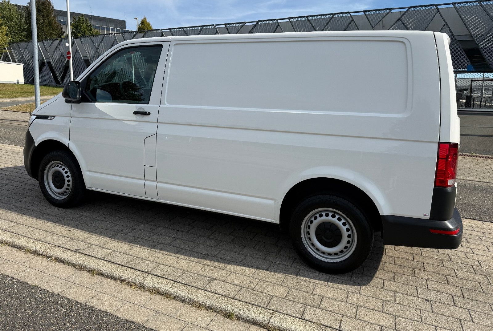 Volkswagen T6.1 Transporter Kasten FWD + Navi + Klima + 1. foto 7