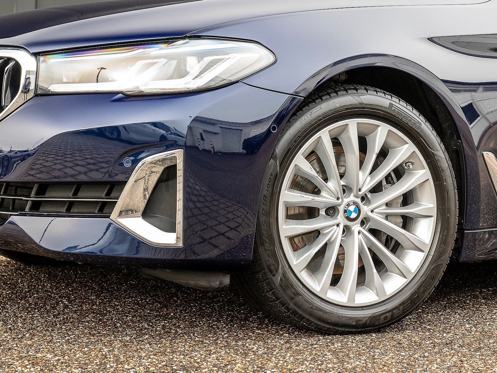 BMW 530d xDrive T. Luxury Line ACC HUD SoftClose Kam foto 22