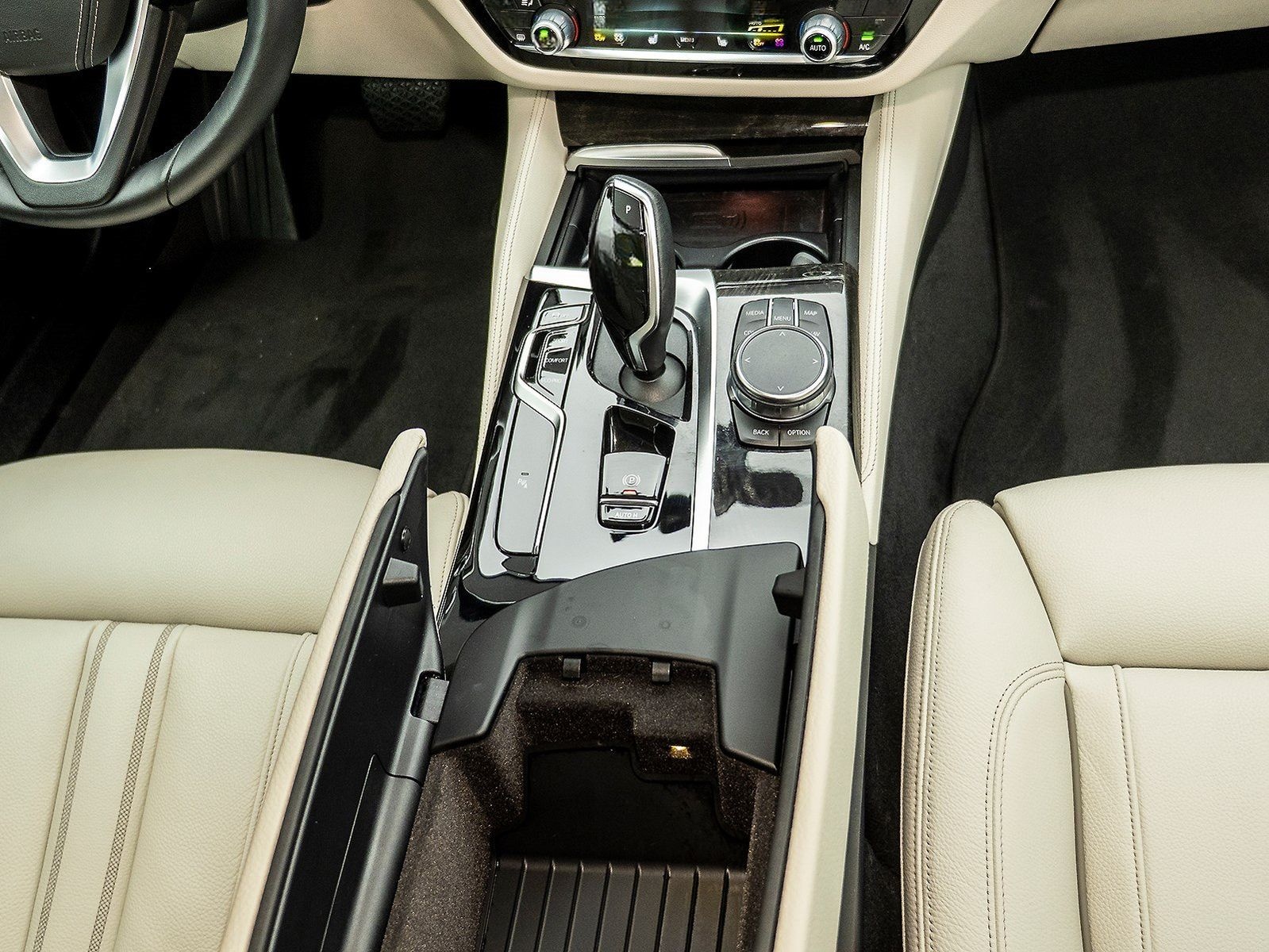 BMW 530d xDrive T. Luxury Line ACC HUD SoftClose Kam foto 9