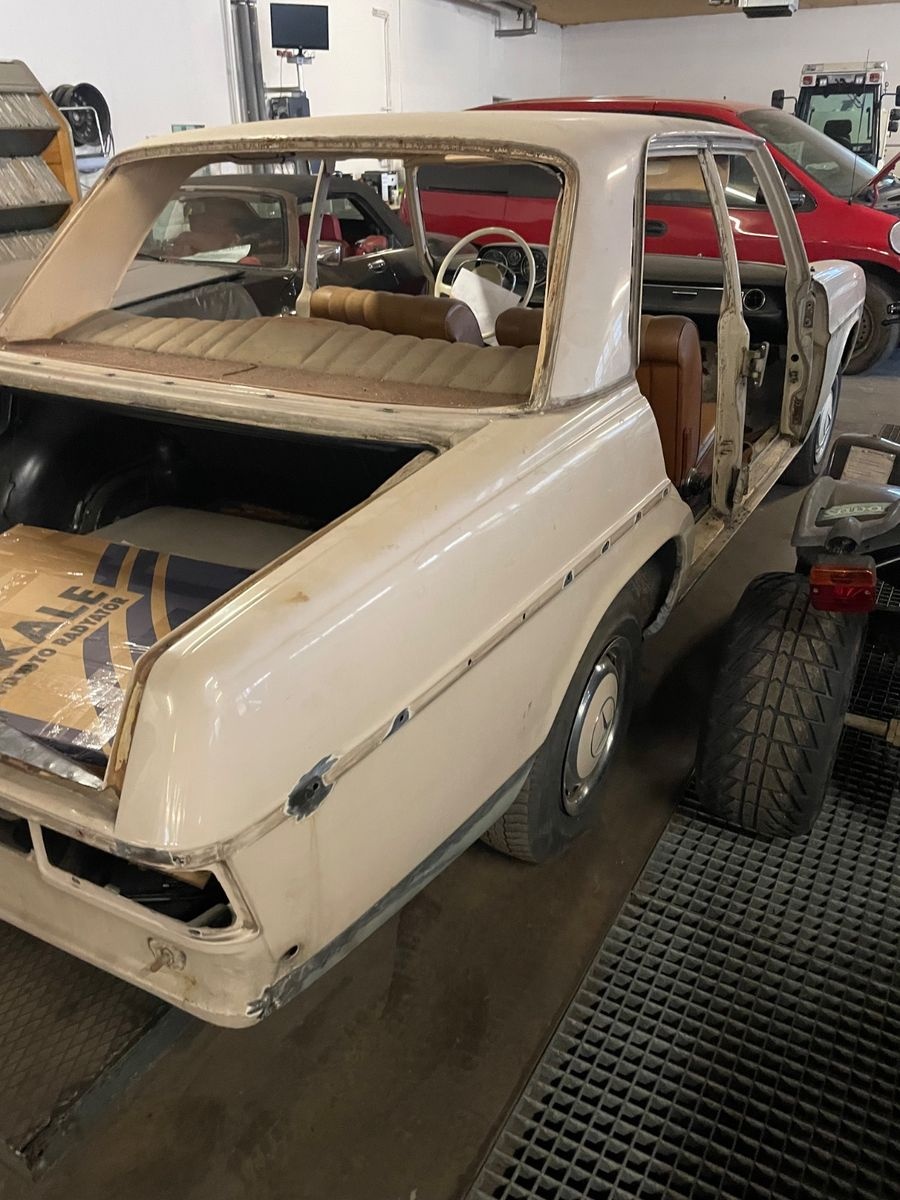 Mercedes-Benz 220 foto 12