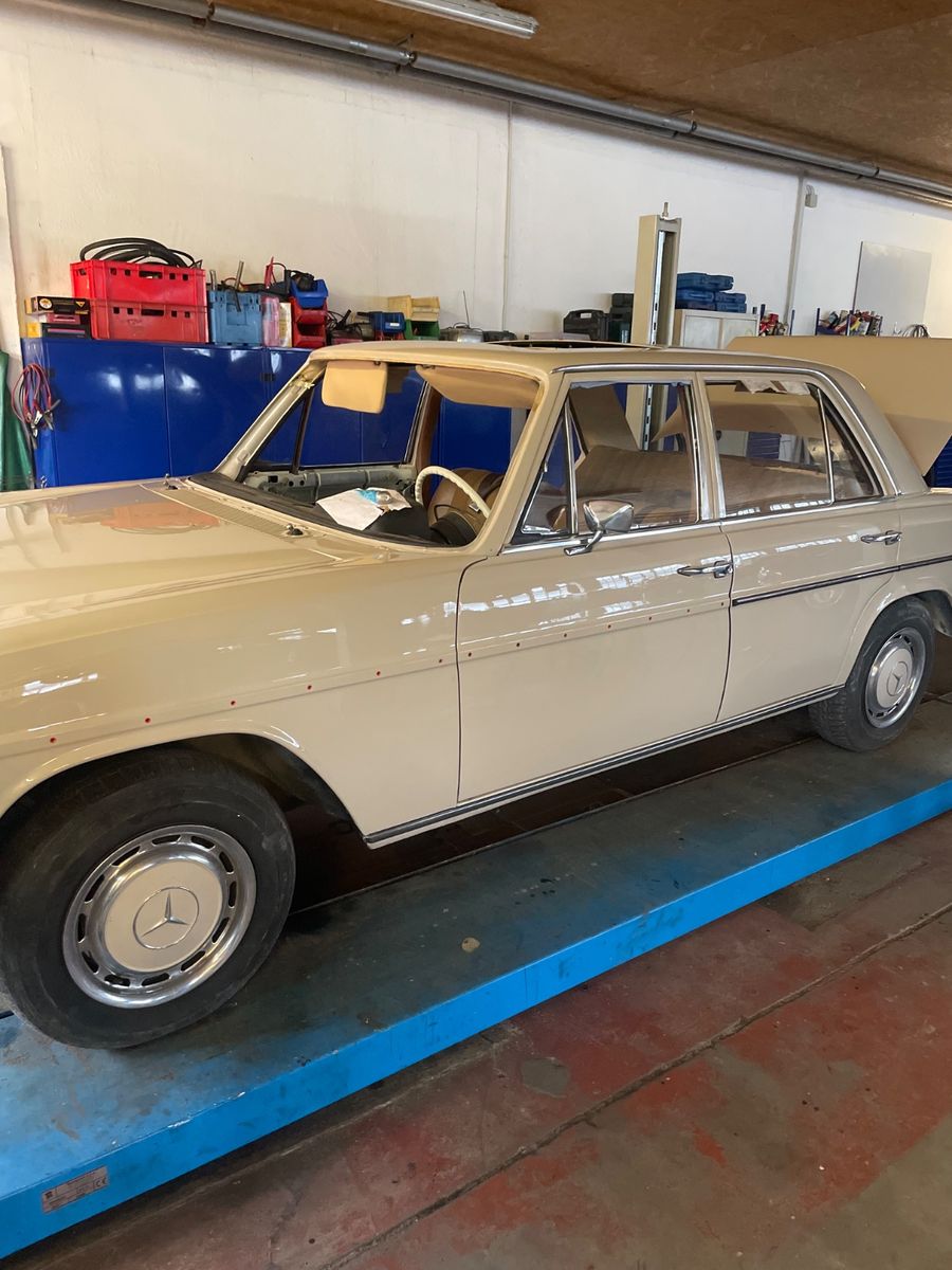 Mercedes-Benz 220 foto 20