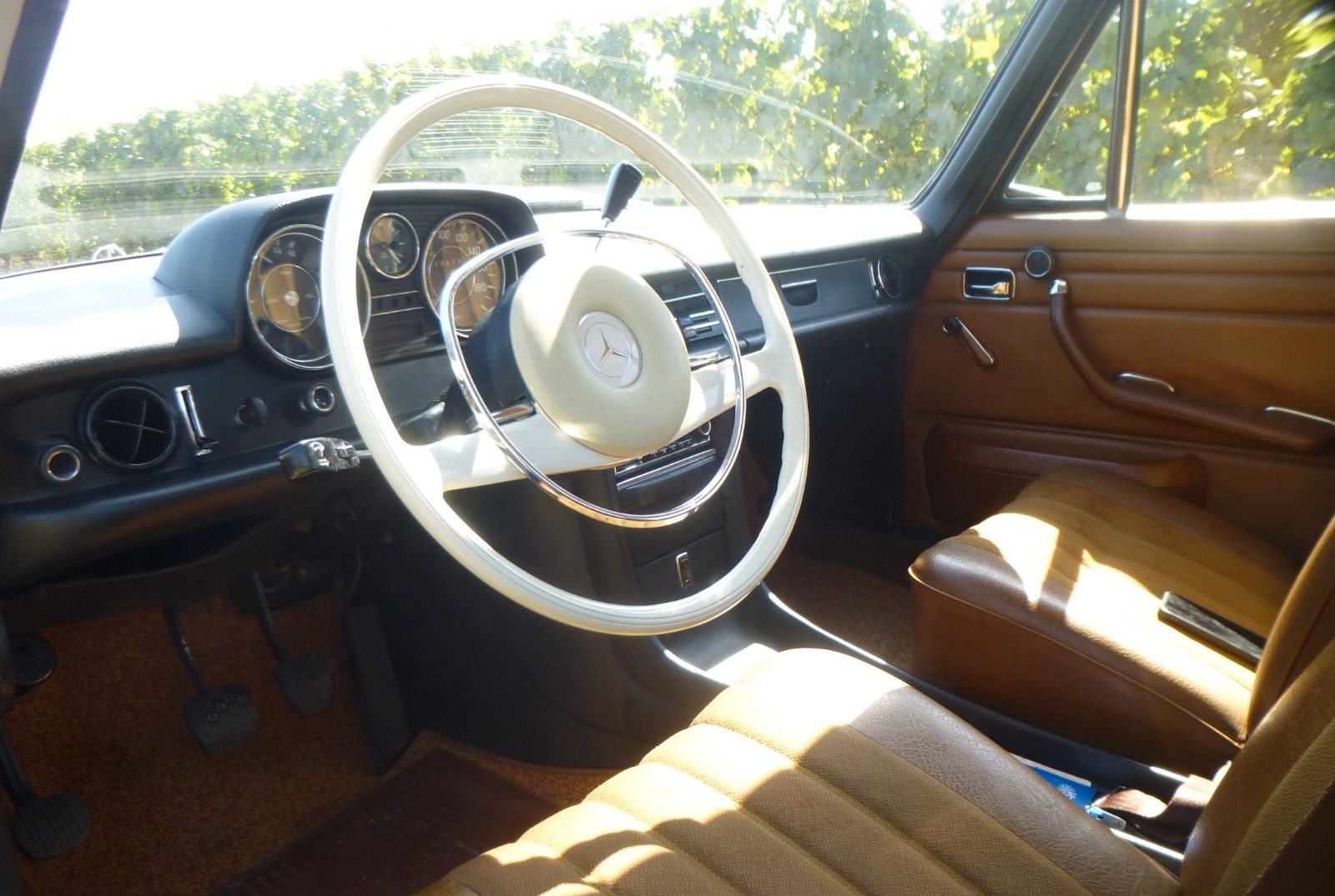 Mercedes-Benz 220 foto 5