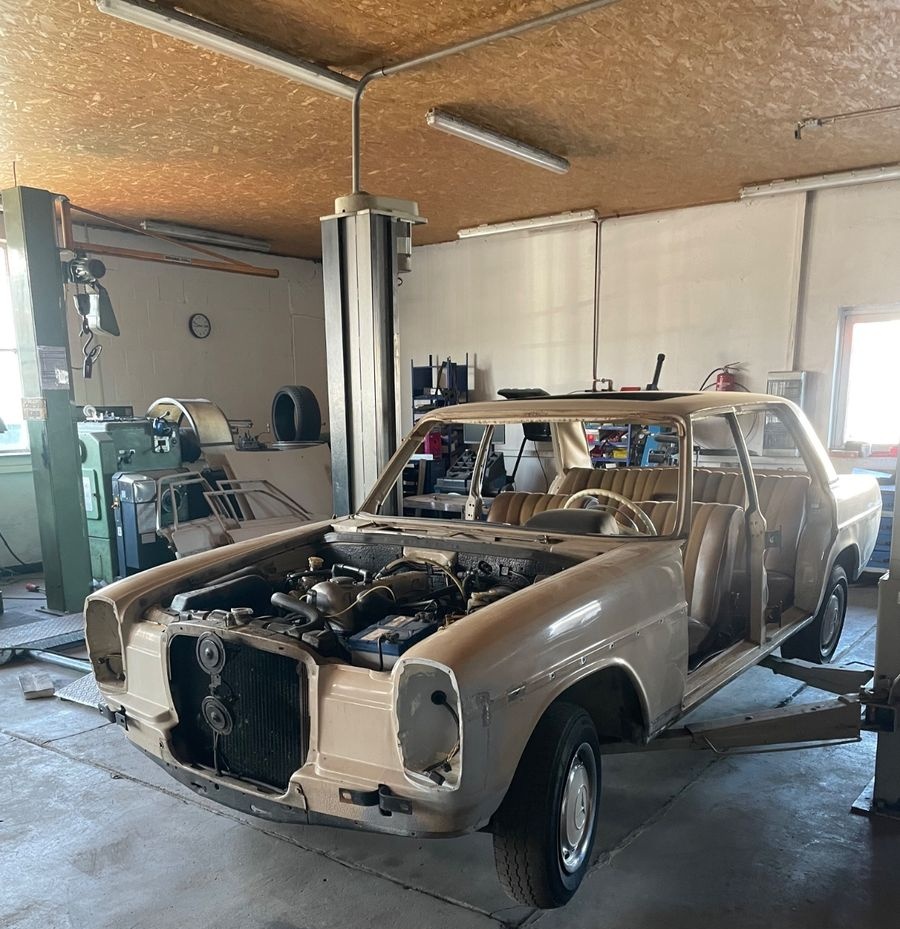 Mercedes-Benz 220 foto 9