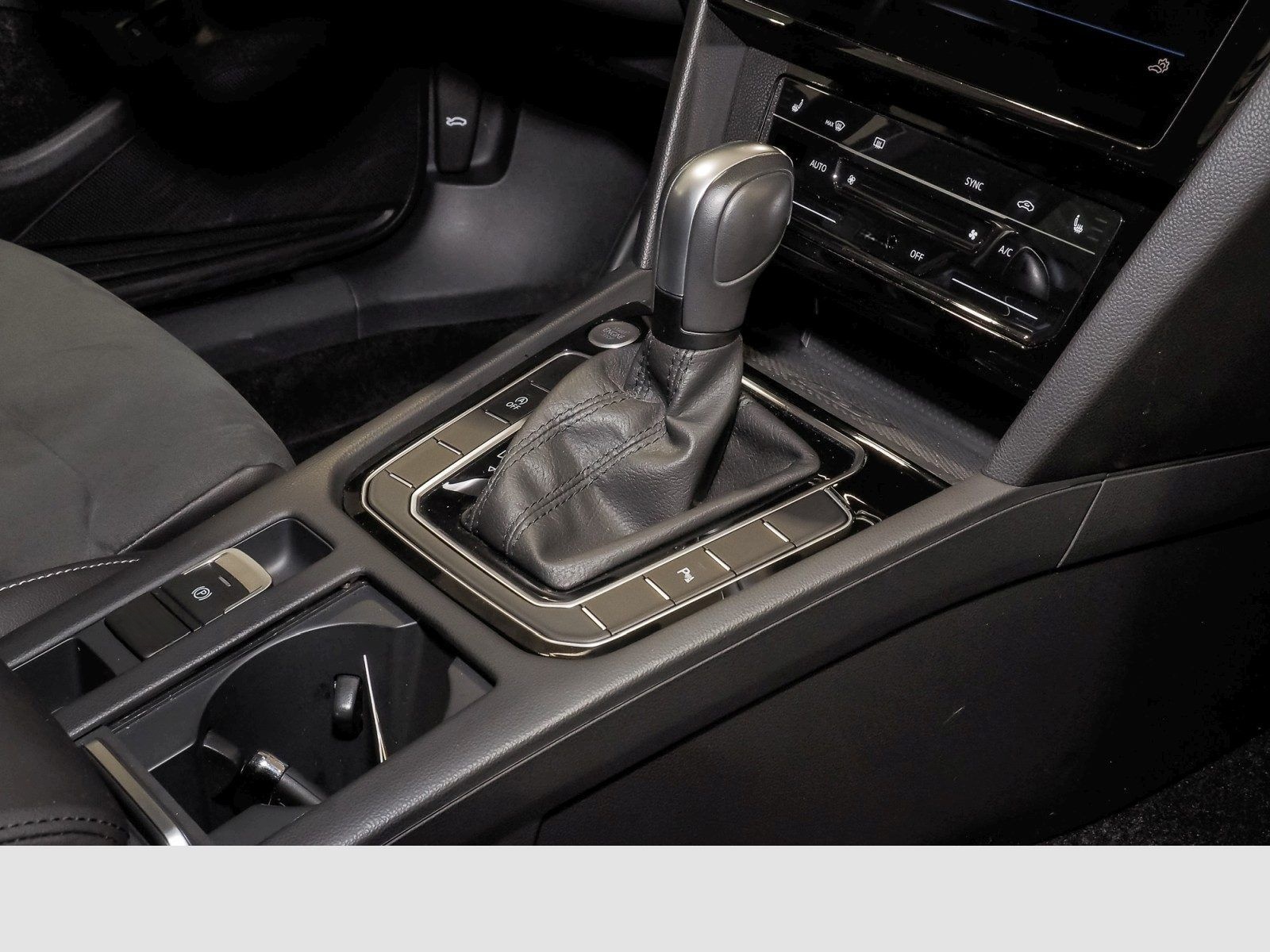 Volkswagen Passat Variant 2.0 TDI DSG Elegance-Navi*AHK*Kam foto 8