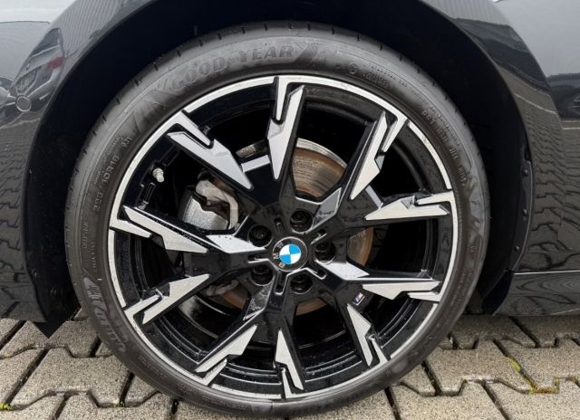 BMW 120 i M-Sport SR19'' AHK H/K ParkAss Ad-M-Fw. DA foto 13