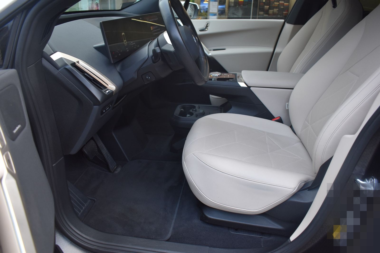 BMW iX xDrive40 Sportpaket HK HiFi DAB Pano.Dach foto 13