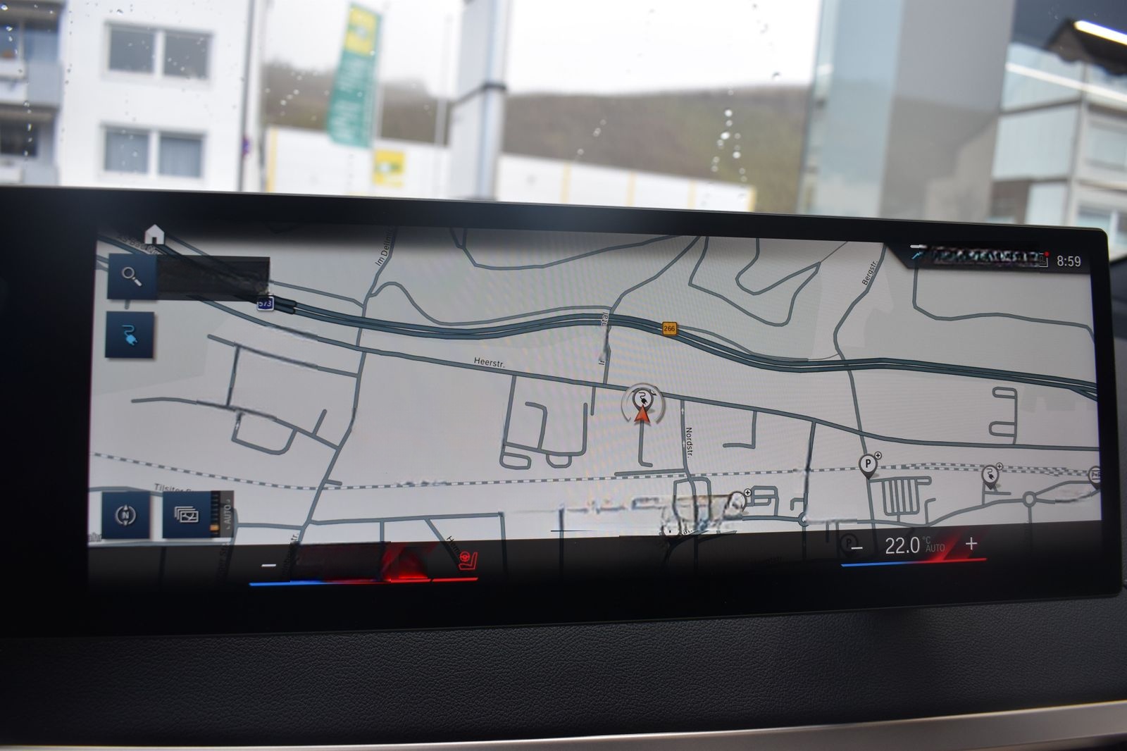 BMW iX xDrive40 Sportpaket HK HiFi DAB Pano.Dach foto 17