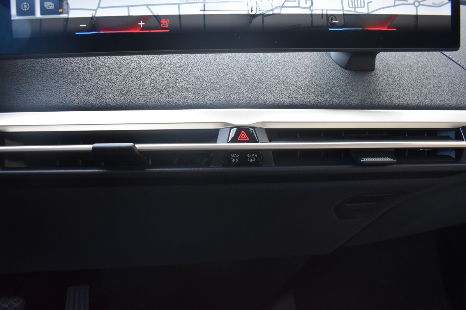 BMW iX xDrive40 Sportpaket HK HiFi DAB Pano.Dach foto 19