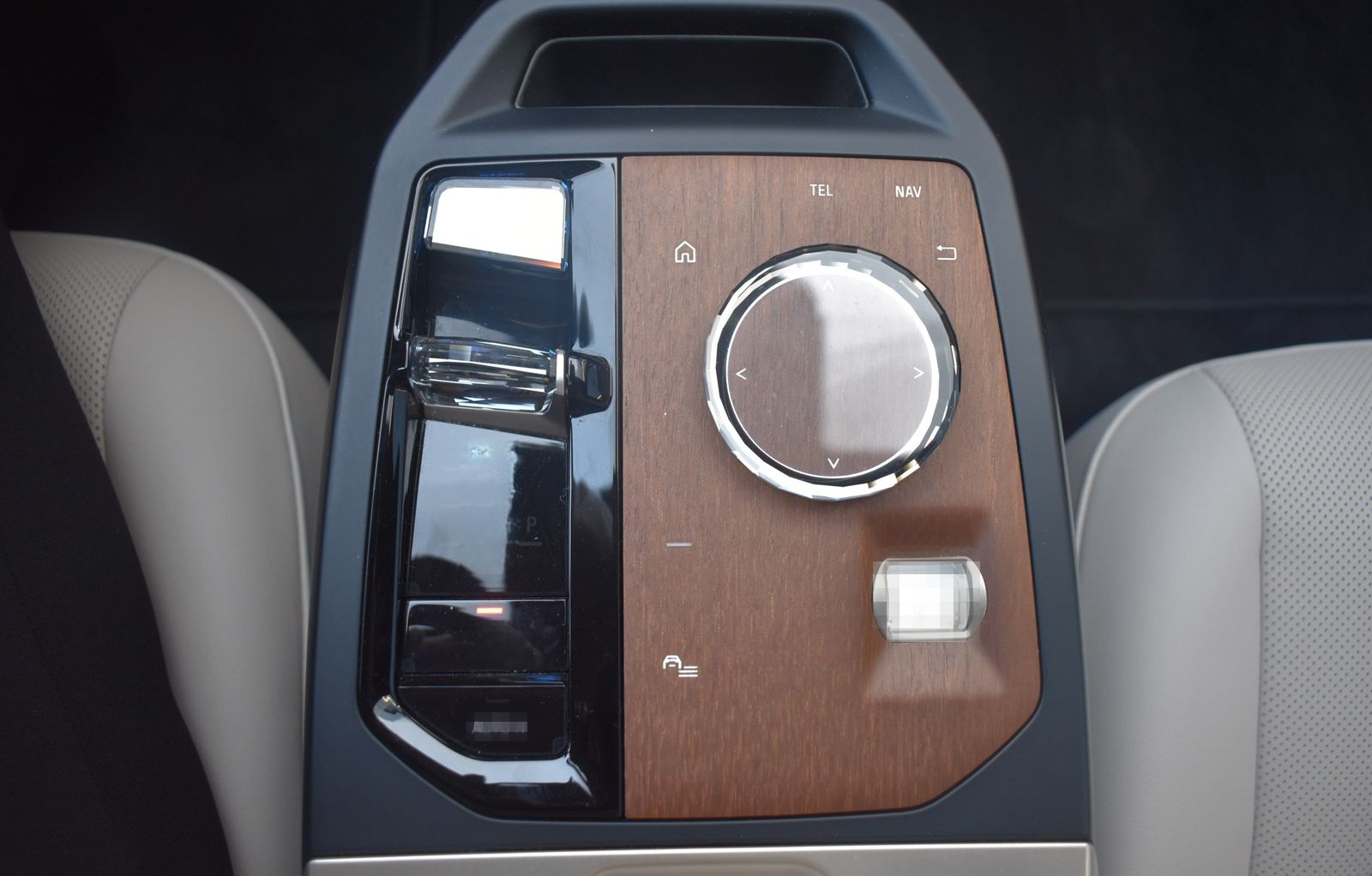 BMW iX xDrive40 Sportpaket HK HiFi DAB Pano.Dach foto 21