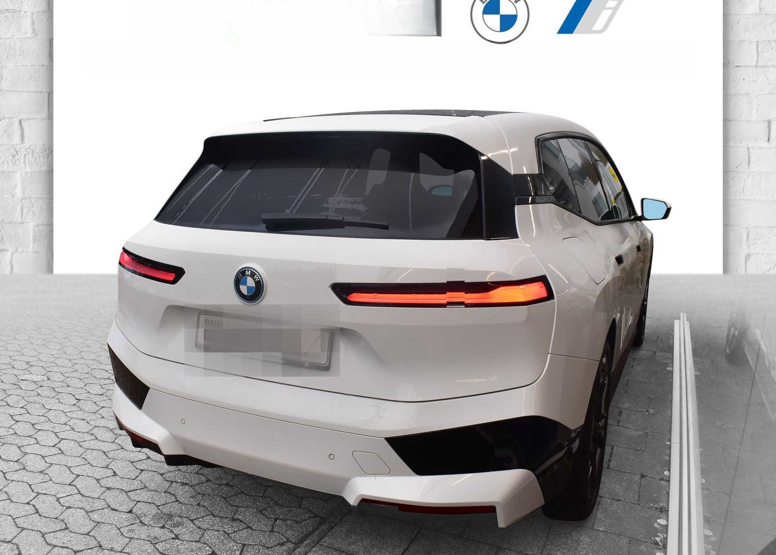 BMW iX xDrive40 Sportpaket HK HiFi DAB Pano.Dach foto 7