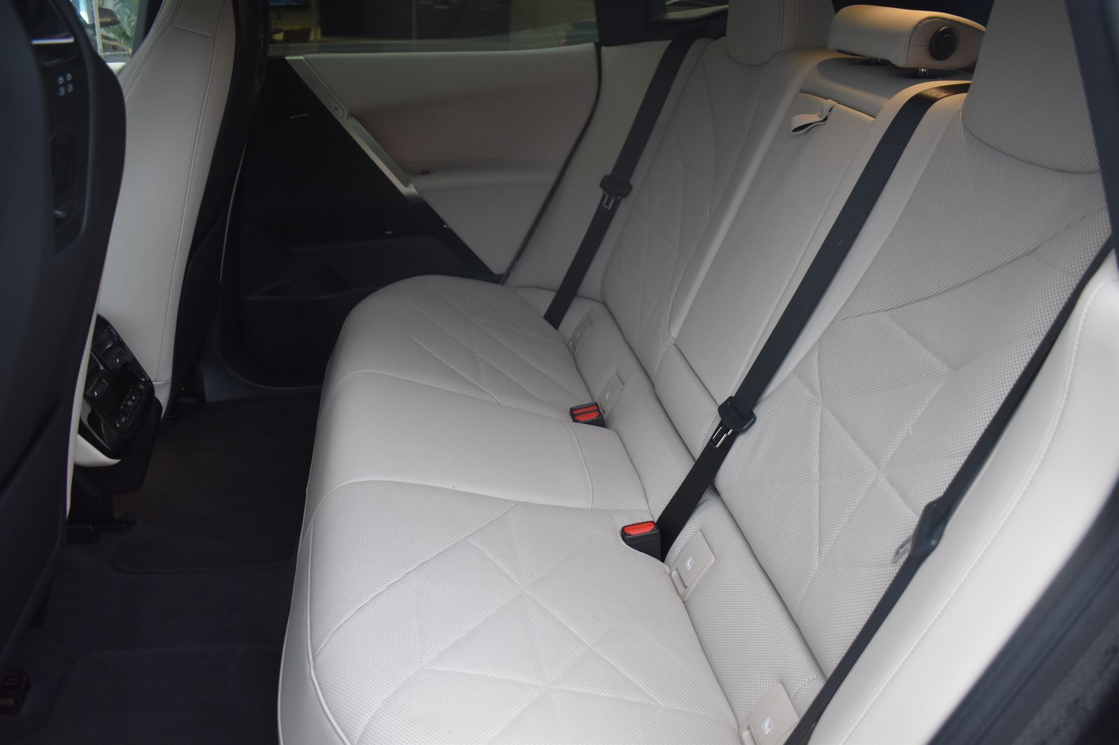 BMW iX xDrive40 Sportpaket HK HiFi DAB Pano.Dach foto 10