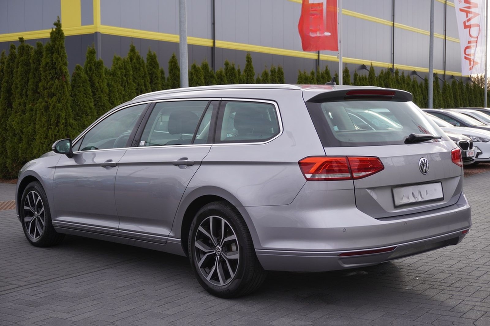 Volkswagen Passat Variant 1.5 TSI DSG LED Navi ACC AHK foto 3