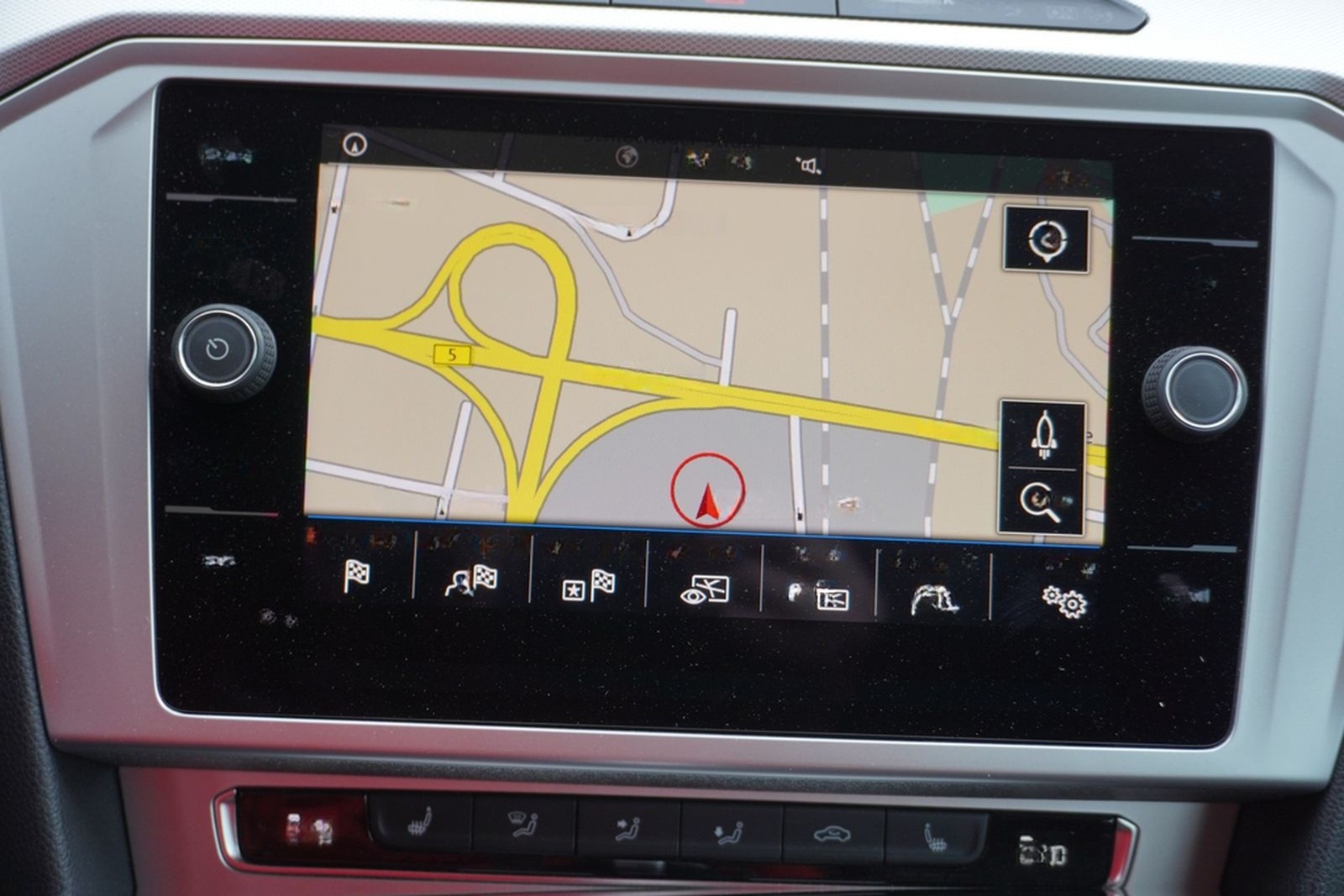 Volkswagen Passat Variant 1.5 TSI DSG LED Navi ACC AHK foto 21