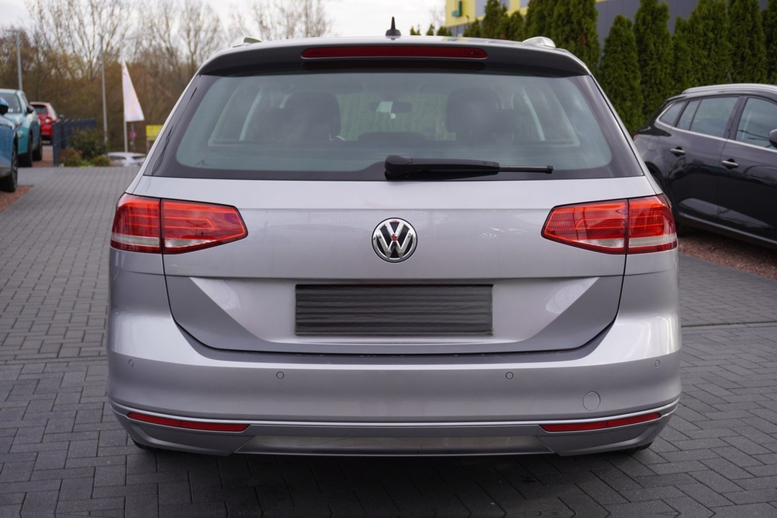 Volkswagen Passat Variant 1.5 TSI DSG LED Navi ACC AHK foto 4