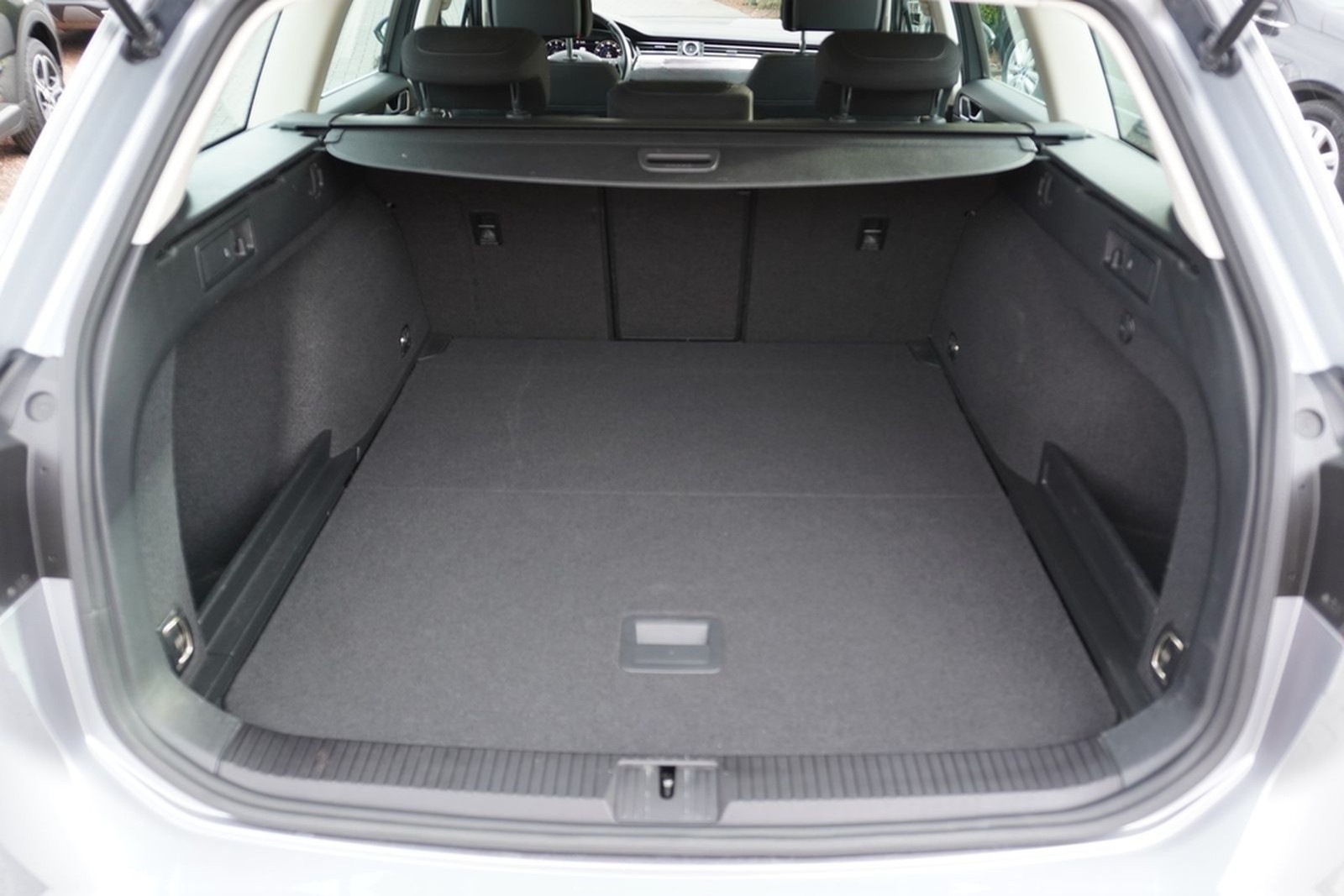 Volkswagen Passat Variant 1.5 TSI DSG LED Navi ACC AHK foto 39