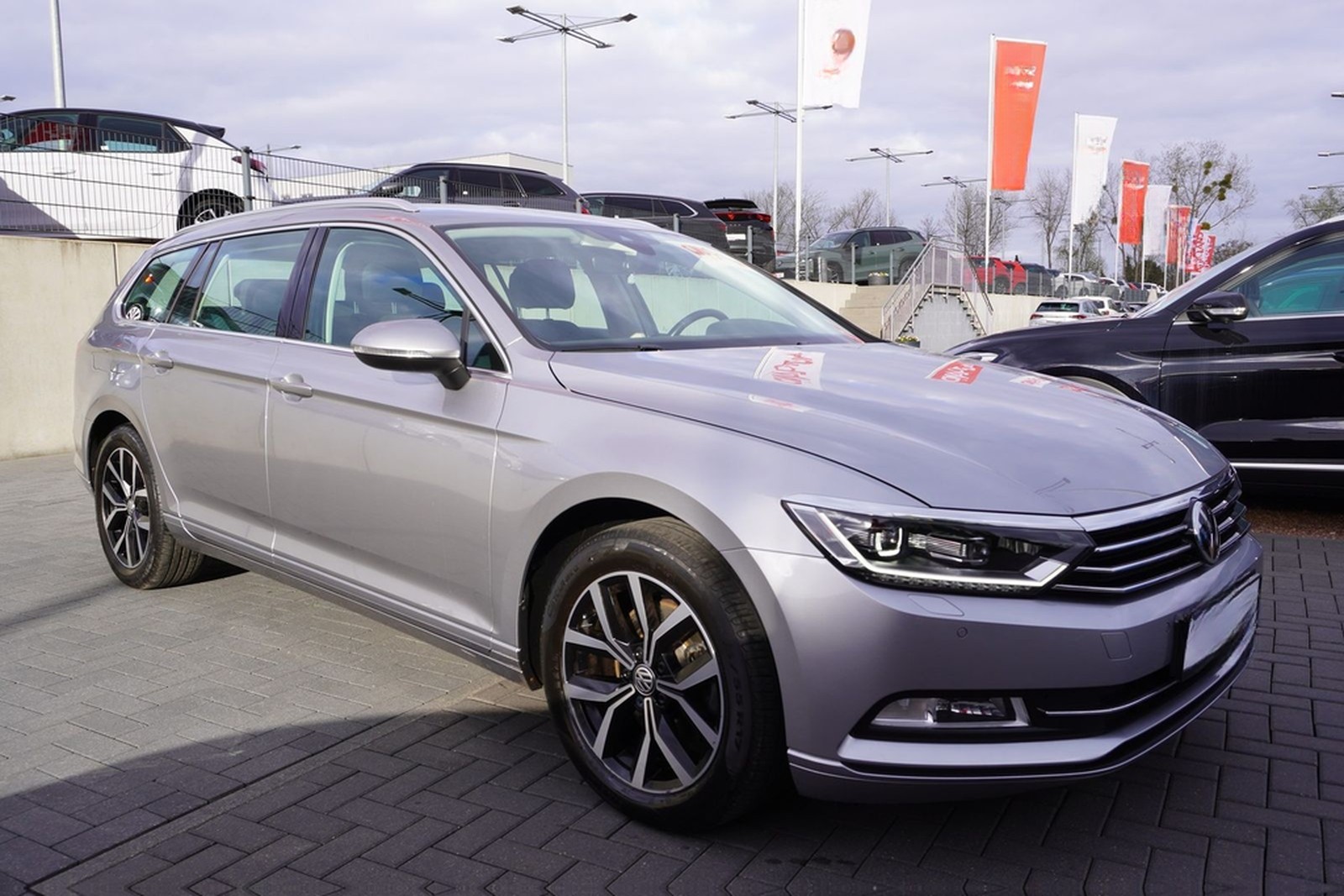 Volkswagen Passat Variant 1.5 TSI DSG LED Navi ACC AHK foto 6