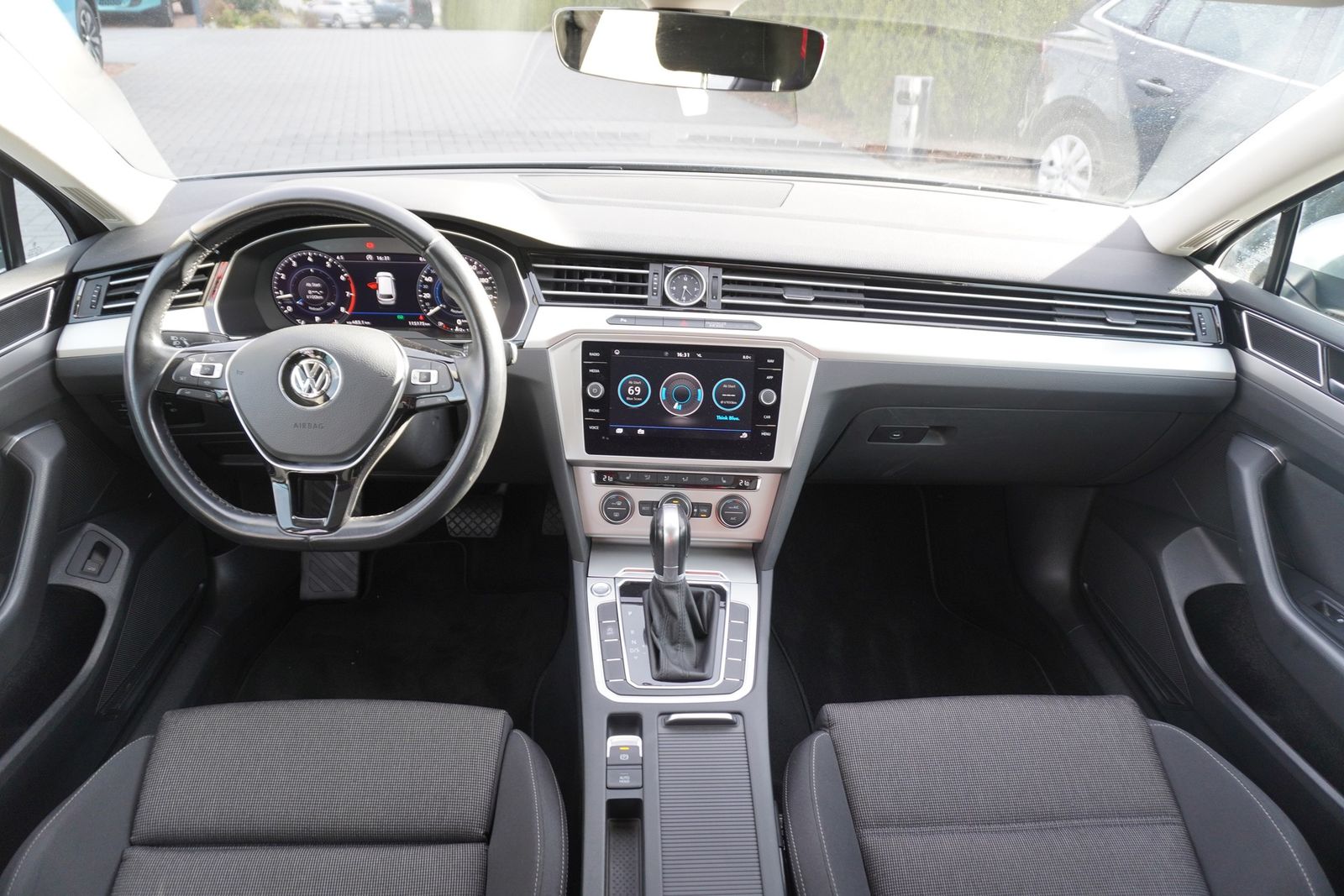 Volkswagen Passat Variant 1.5 TSI DSG LED Navi ACC AHK foto 9