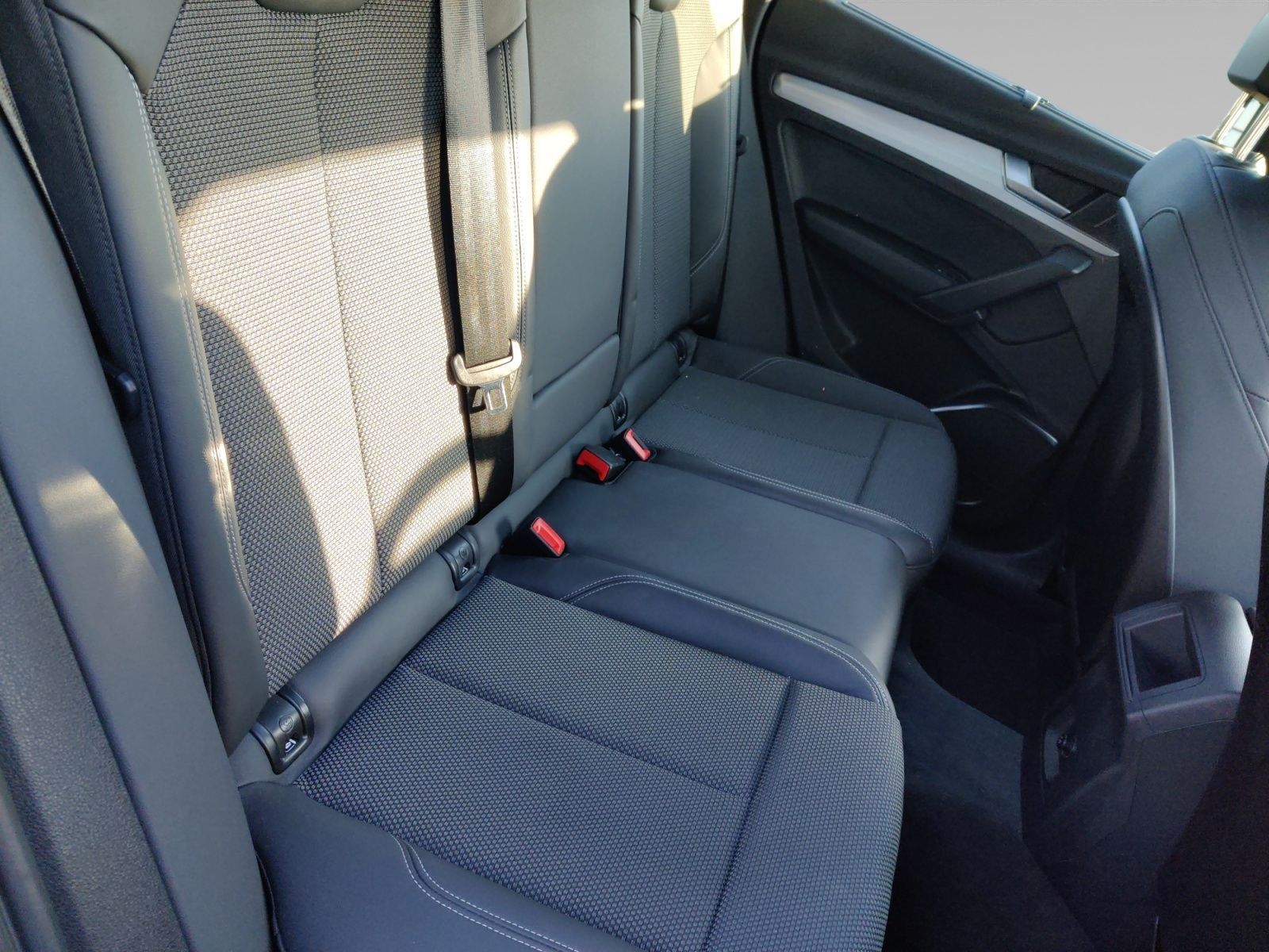 Audi Q5 40 TDI quattro S line S-tronic AHK Matrix foto 14