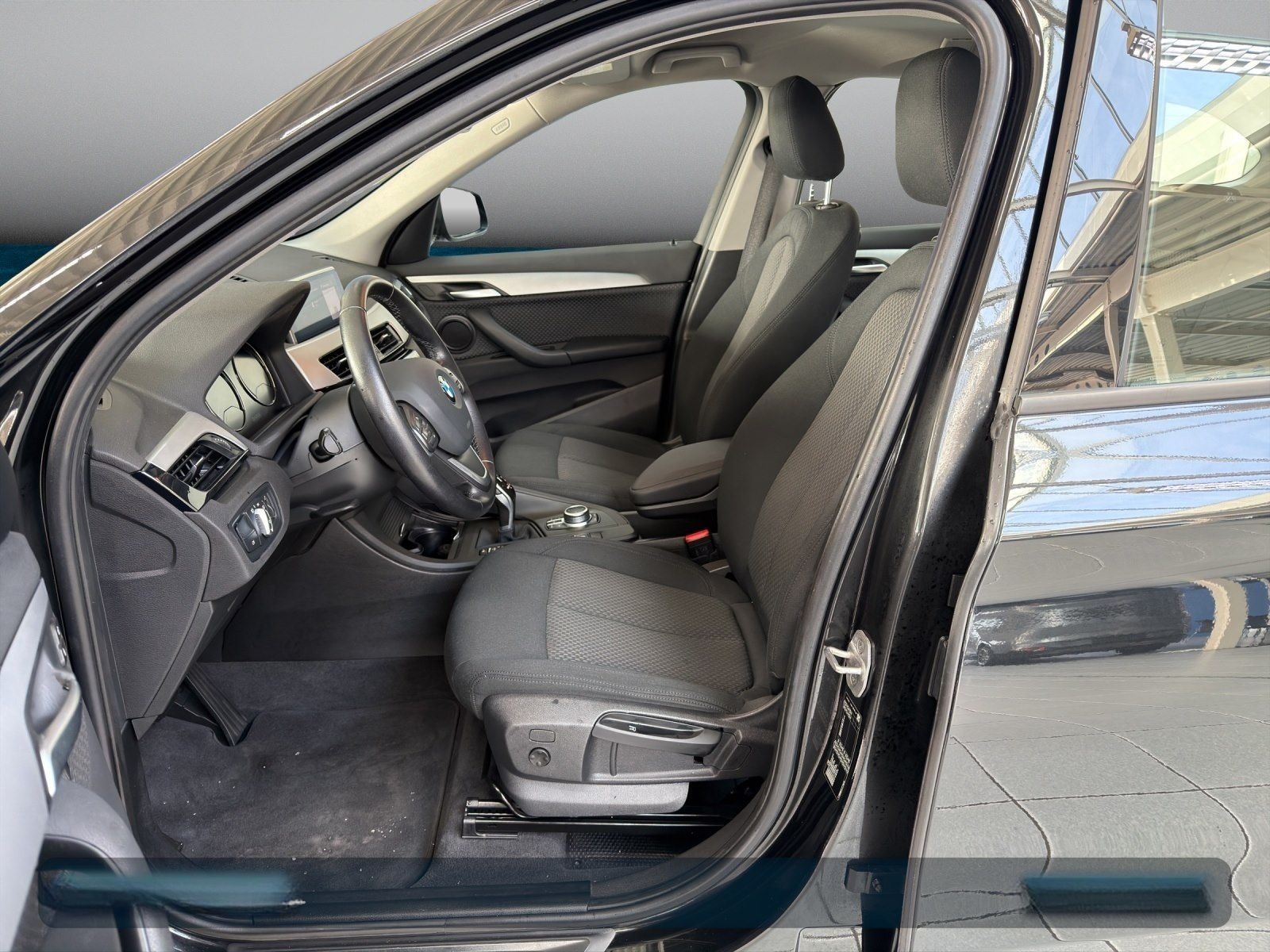 BMW X1 sDrive18d Navi+SHZ+HiFi+Klimaaut.+Ambi+BT+ZV foto 11