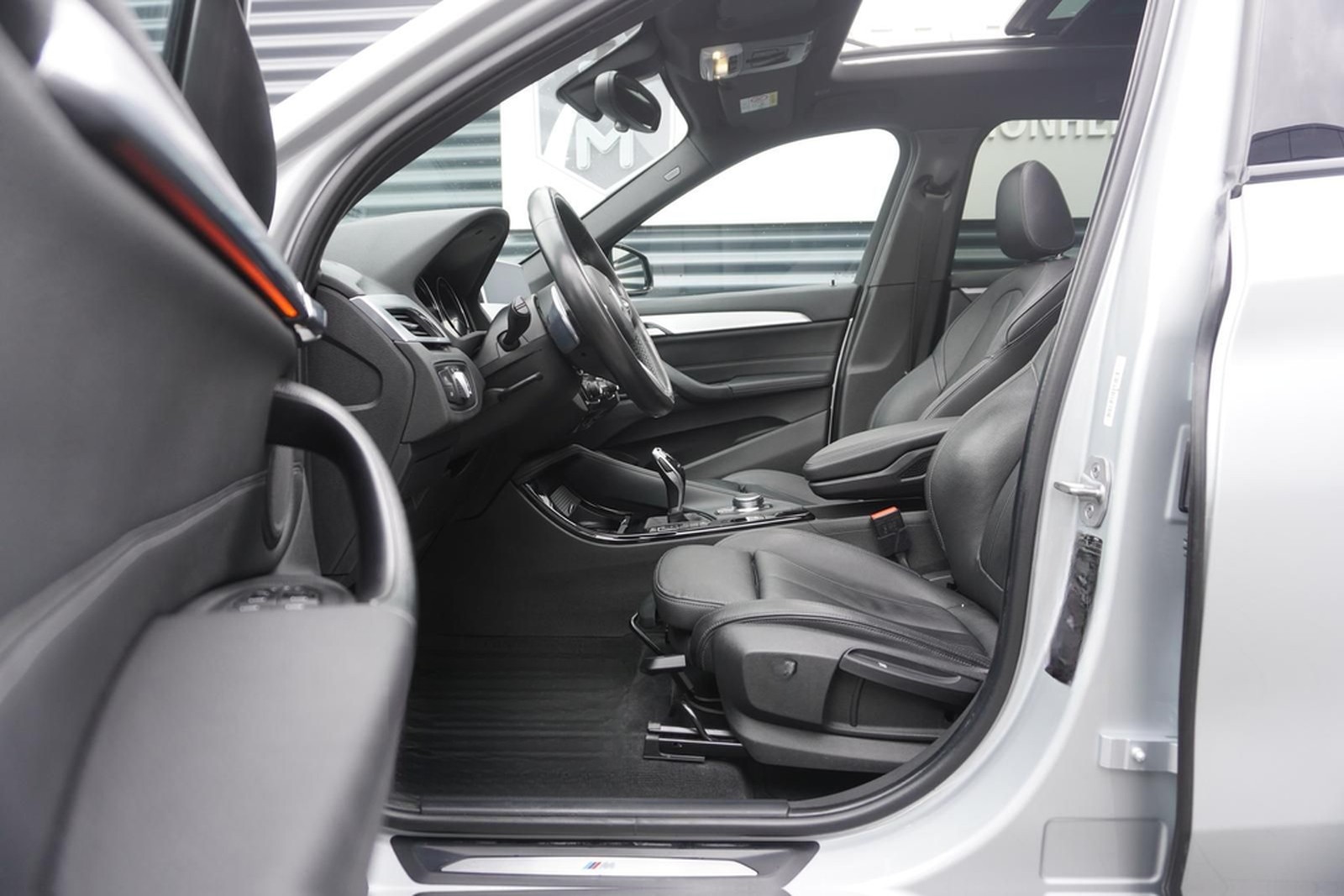 BMW X1 xDrive20i M-SPORTPAKET|HEAD-UP|PANORAMA|LED| foto 12