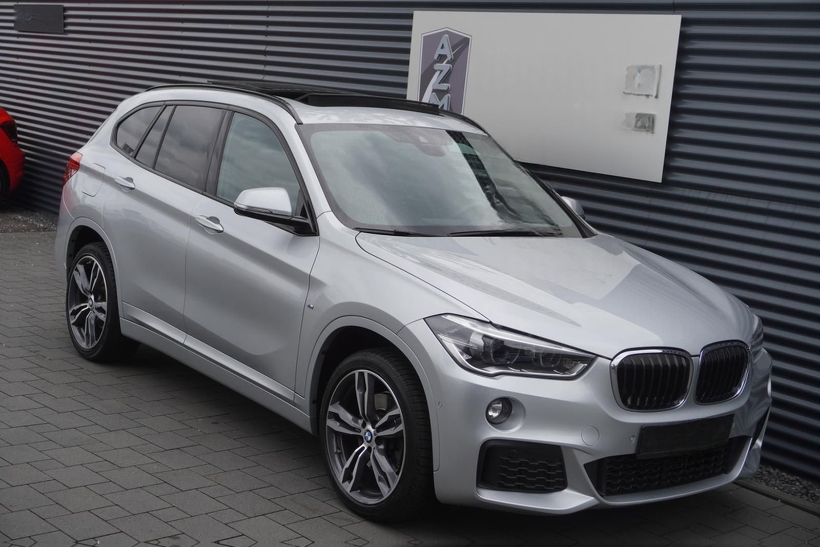 BMW X1 xDrive20i M-SPORTPAKET|HEAD-UP|PANORAMA|LED| foto 3