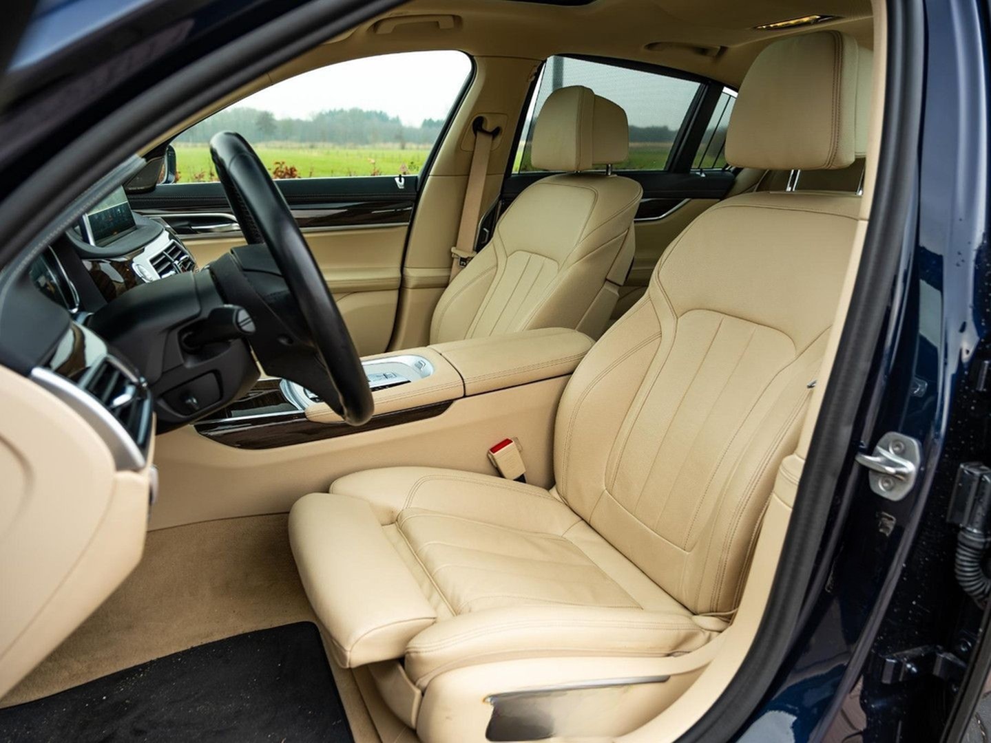 BMW 740 7-serie 740i High Executive | 56000 km | Sch foto 2