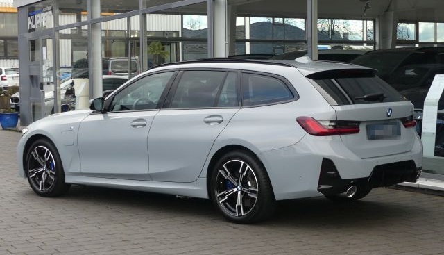 BMW 330 e Drive Tour M Sportp Pano°Ad.LED°AHK°el.Sit foto 3