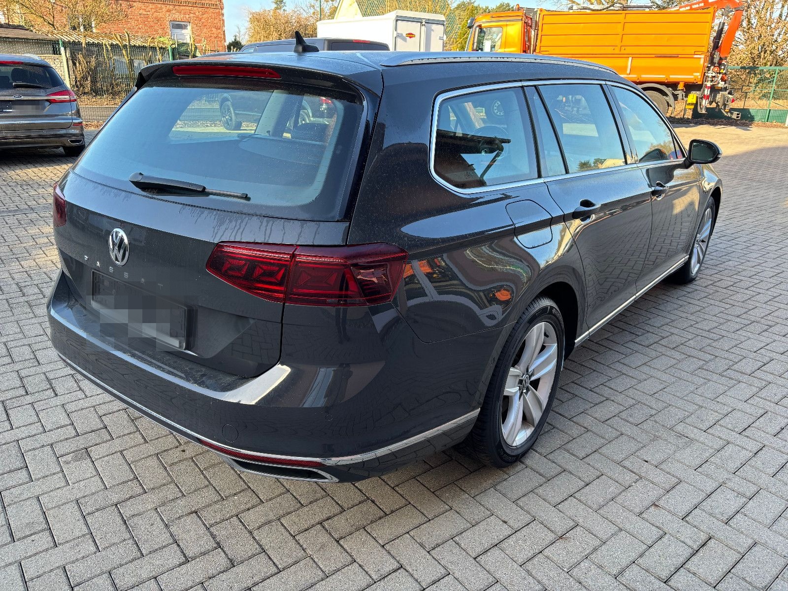 Volkswagen Passat Variant Elegance (Autom., beheizb. Lenkr) foto 5