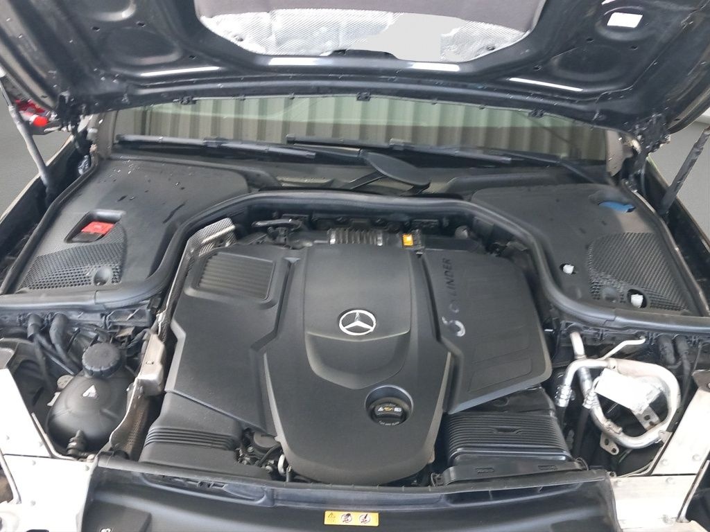 Mercedes-Benz E 400 d 4MATIC T-Modell AMG Line*Night Paket*360 foto 18