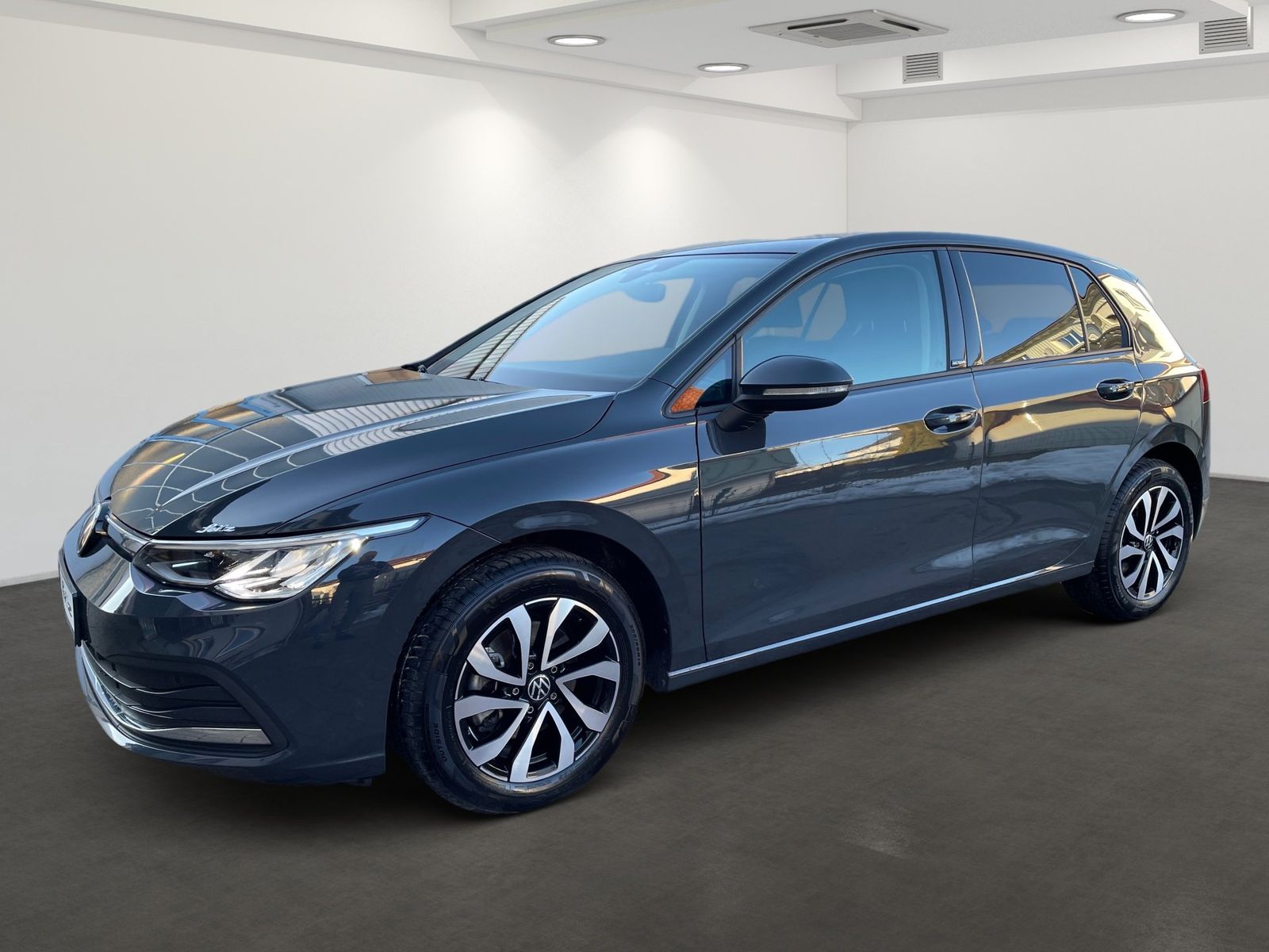Volkswagen Golf VIII 1.5 eTSI Active *LED*PDC*NAVI* foto 2