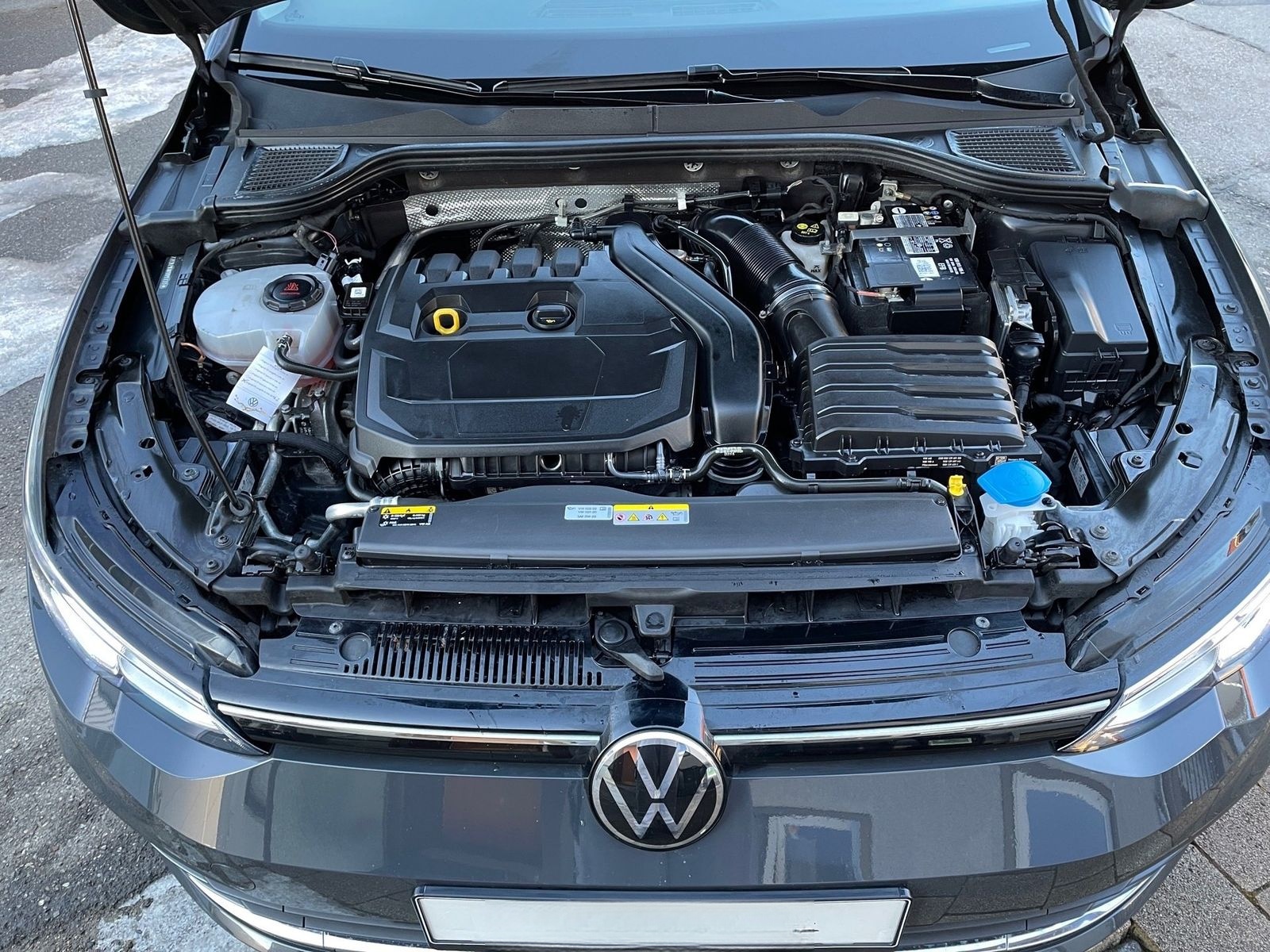 Volkswagen Golf VIII 1.5 eTSI Active *LED*PDC*NAVI* foto 9