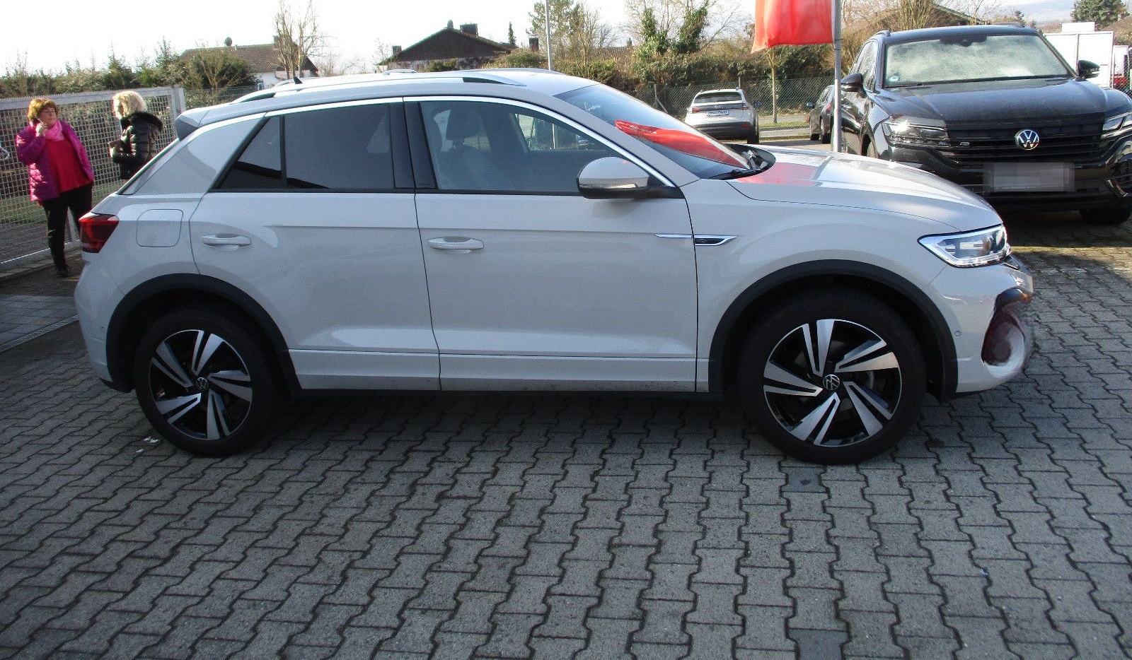 Volkswagen T-Roc R-Line DSG KAM ACC AHK LED APP-Connect foto 5