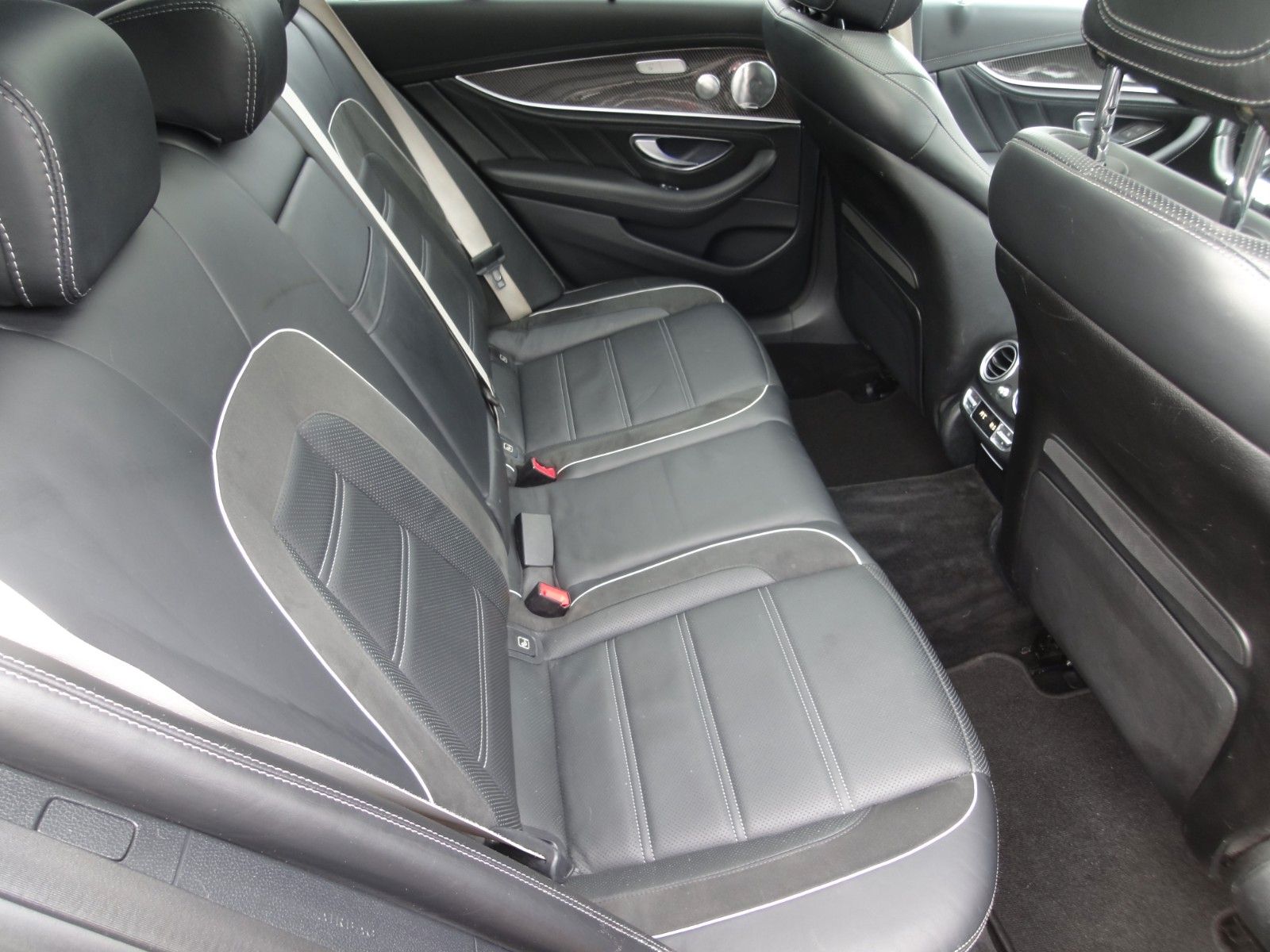 Mercedes-Benz E 63 S AMG 4MATIC+ T Carbon Burmester Pano Night foto 11