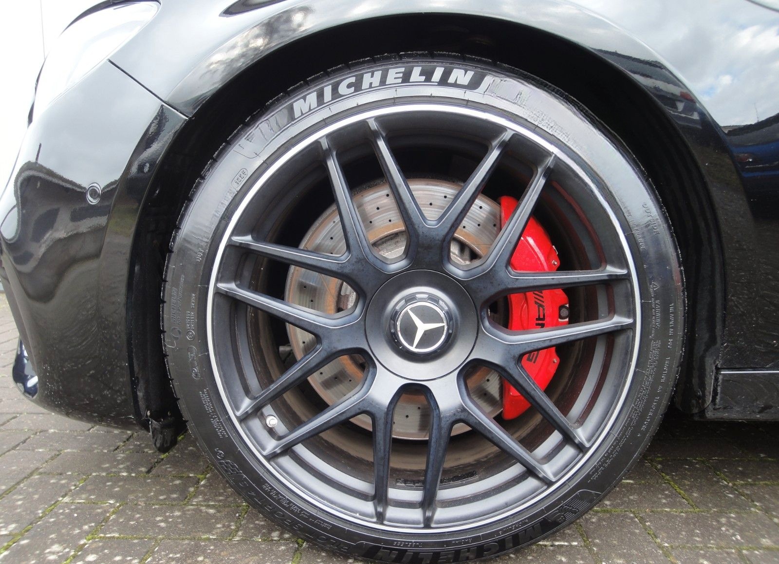 Mercedes-Benz E 63 S AMG 4MATIC+ T Carbon Burmester Pano Night foto 17