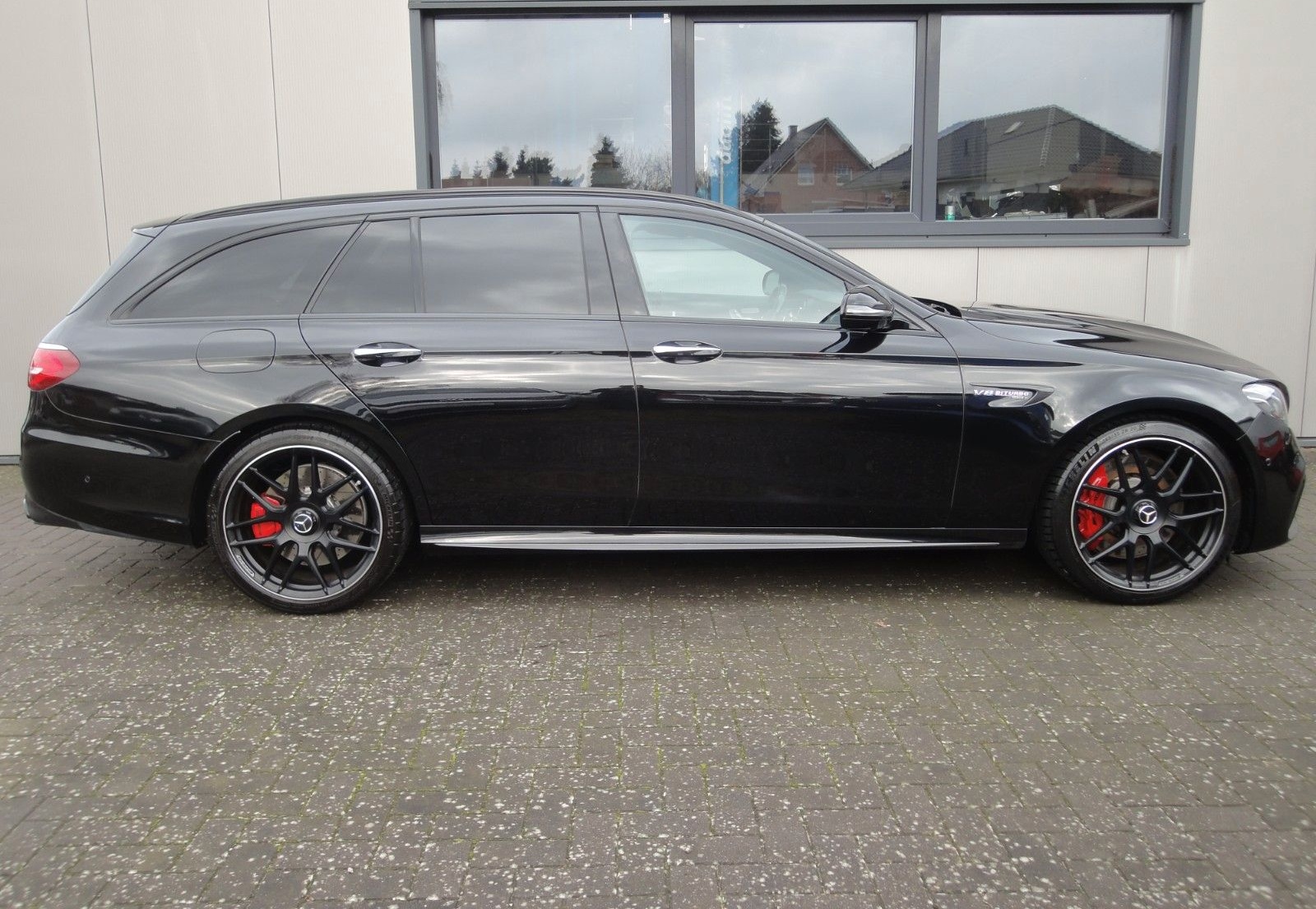 Mercedes-Benz E 63 S AMG 4MATIC+ T Carbon Burmester Pano Night foto 3